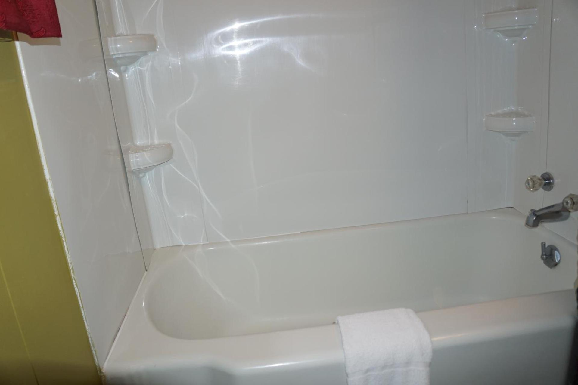 Lincoln Motel photo 16