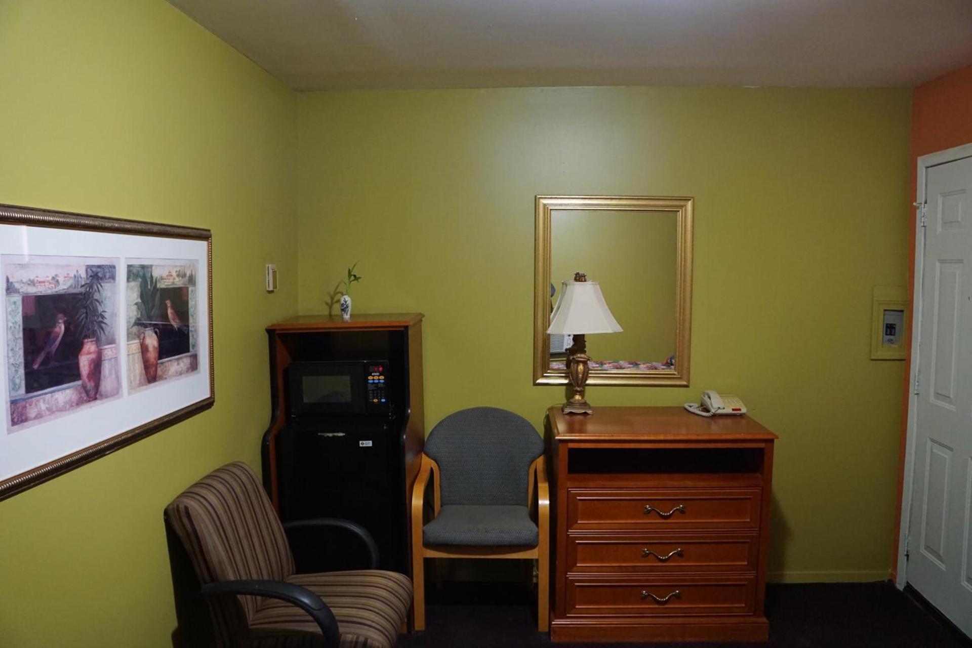 Lincoln Motel photo 11