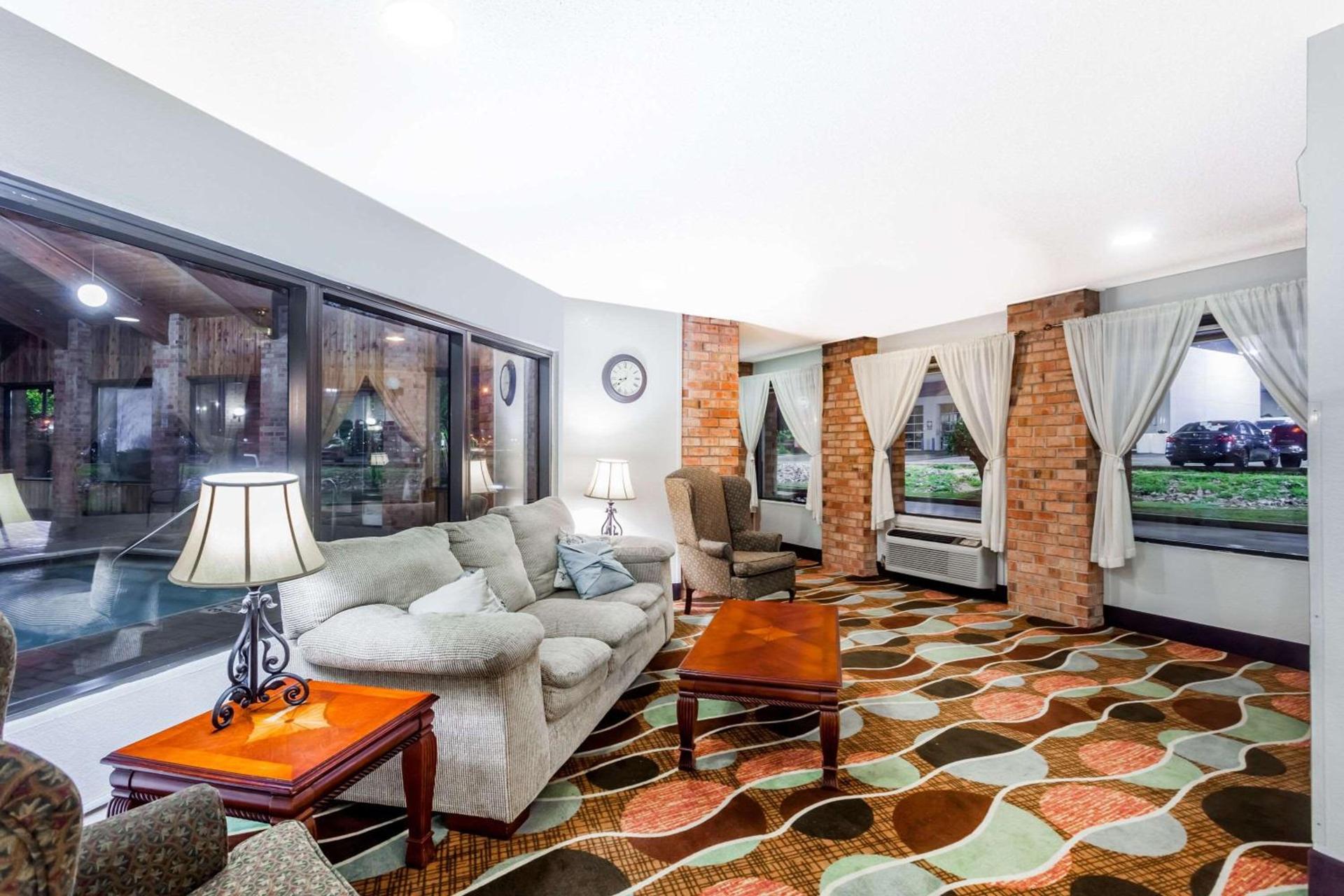 Baymont by Wyndham Jackson photo 32