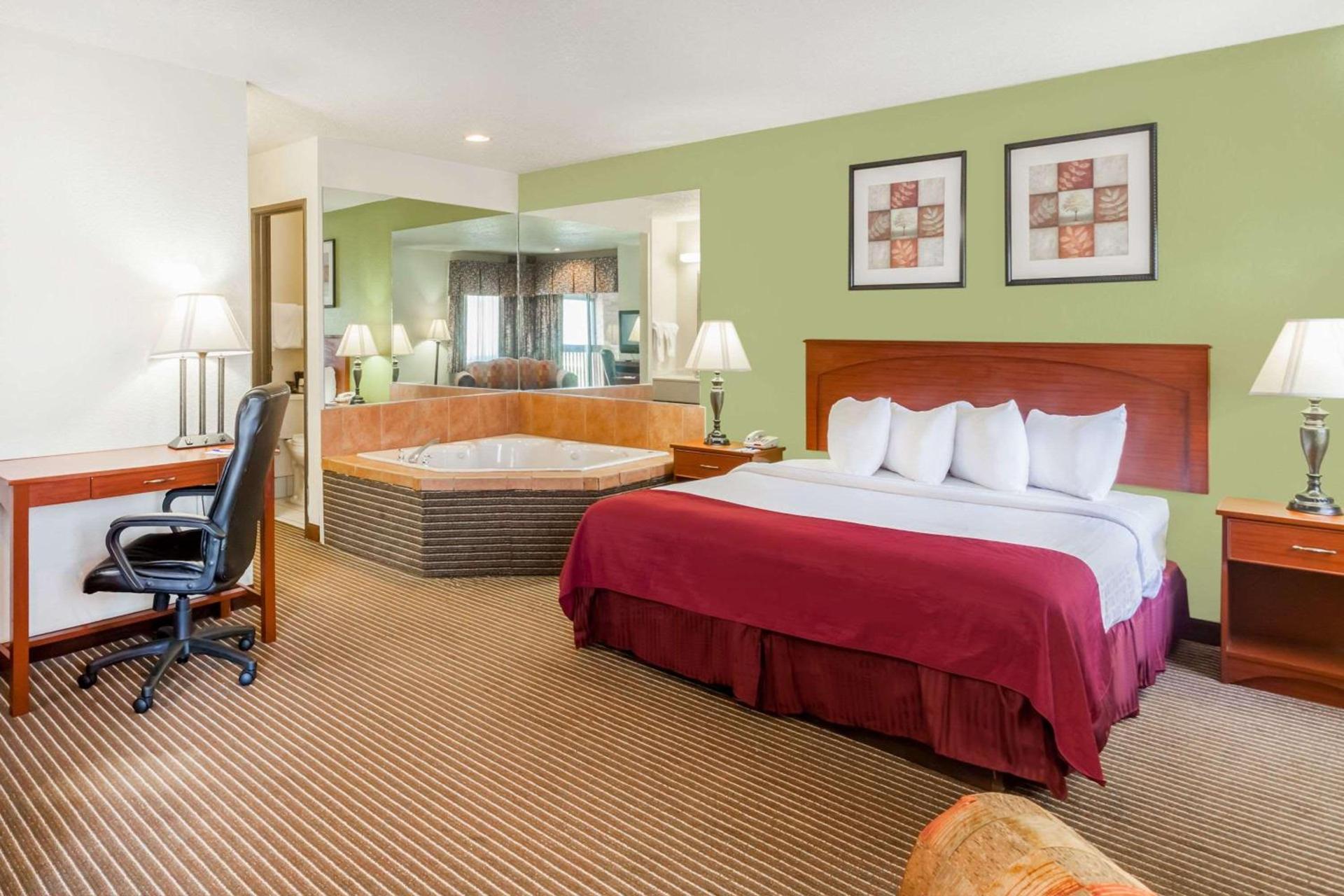 Baymont by Wyndham Jackson photo 27