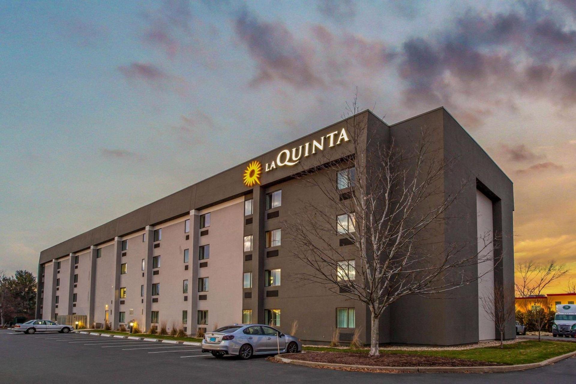 La Quinta by Wyndham Hartford Bradley Airport photo 45