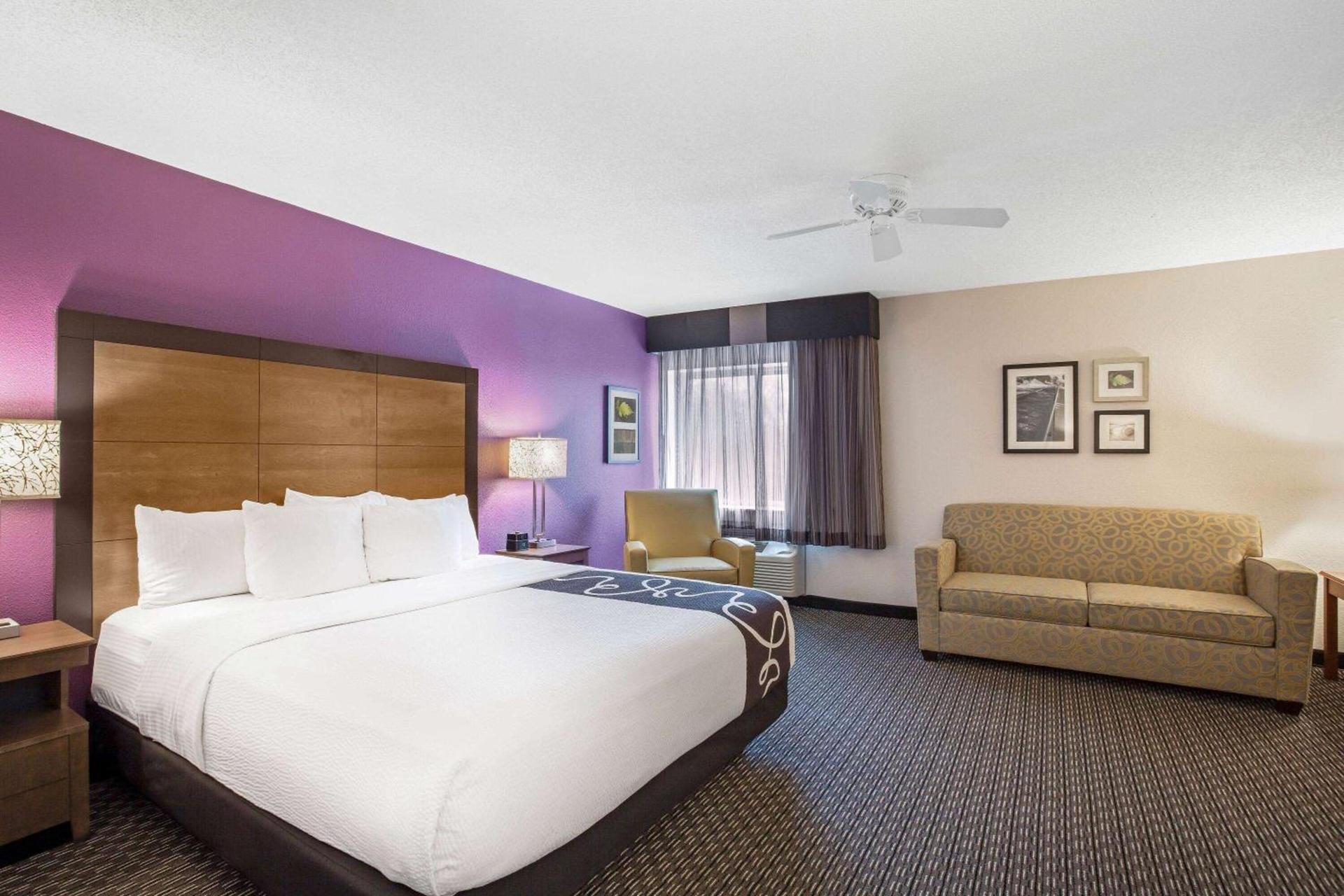 La Quinta by Wyndham Hartford Bradley Airport photo 34