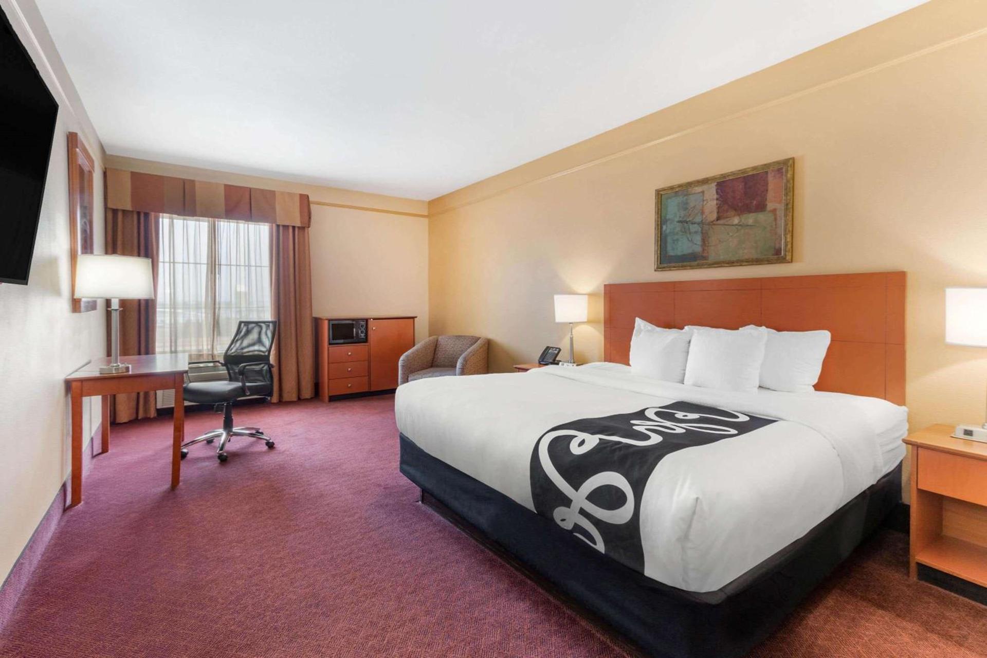 La Quinta by Wyndham Hobbs photo 12