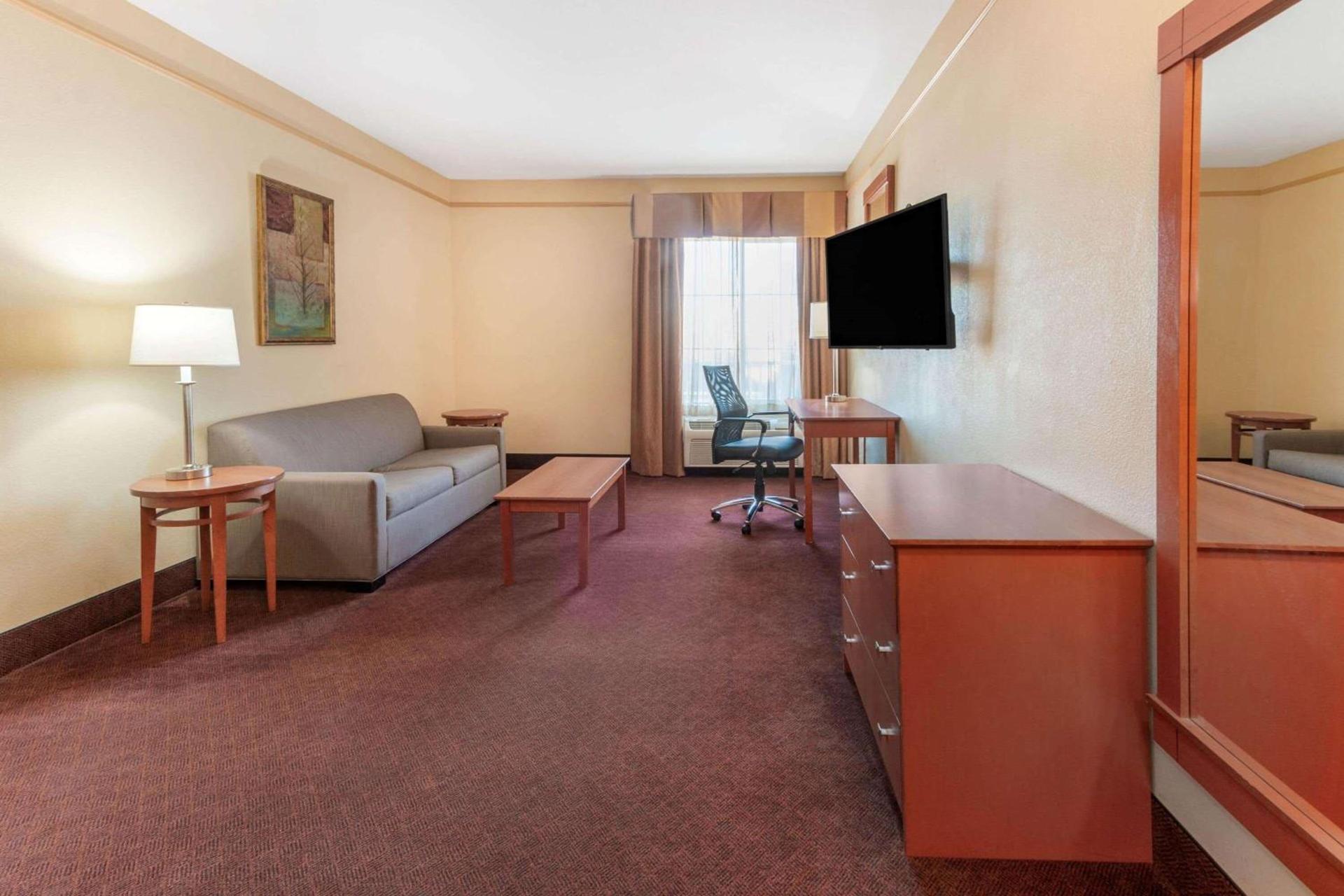 La Quinta by Wyndham Hobbs photo 26