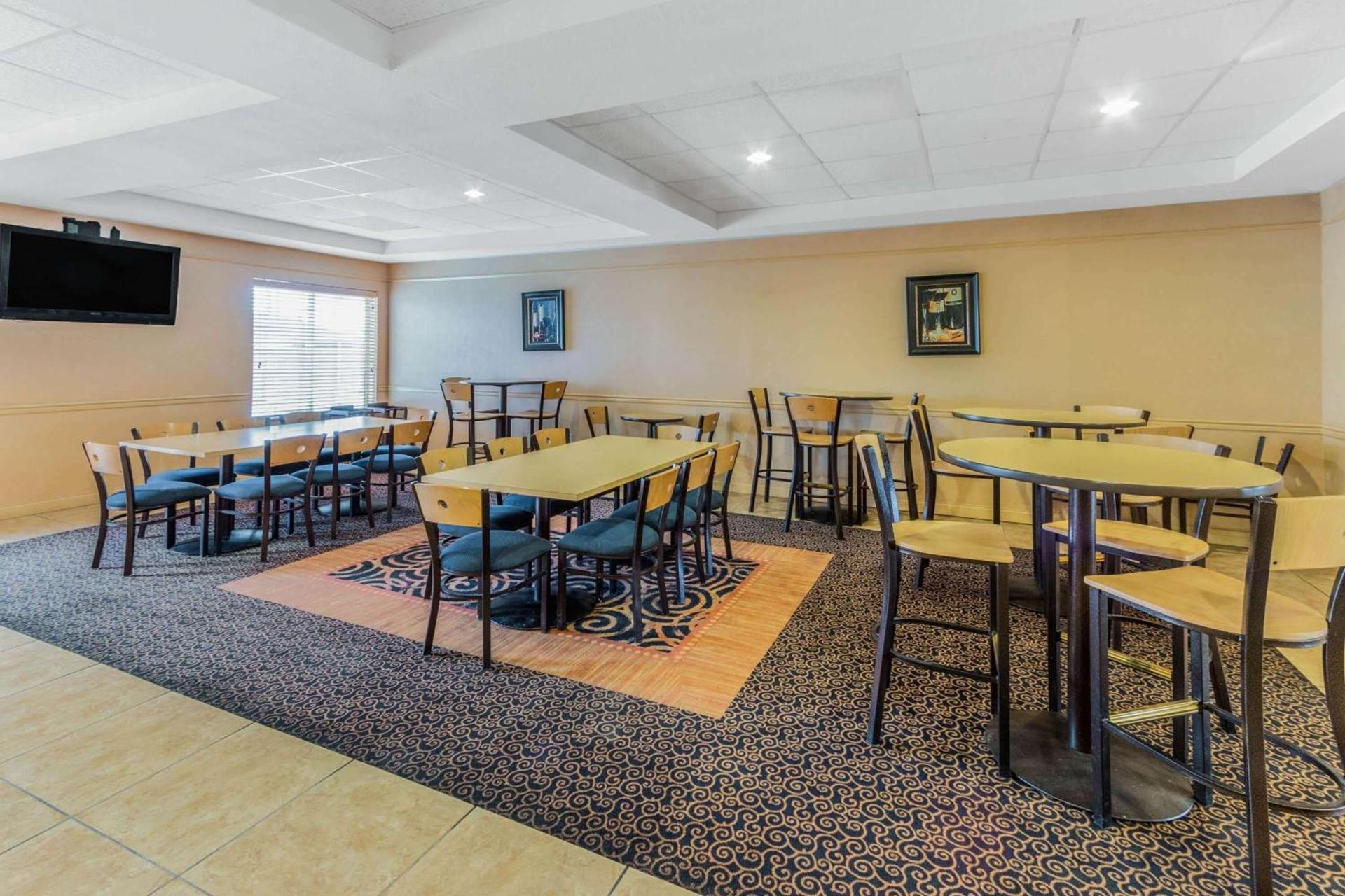La Quinta by Wyndham Hobbs photo 31
