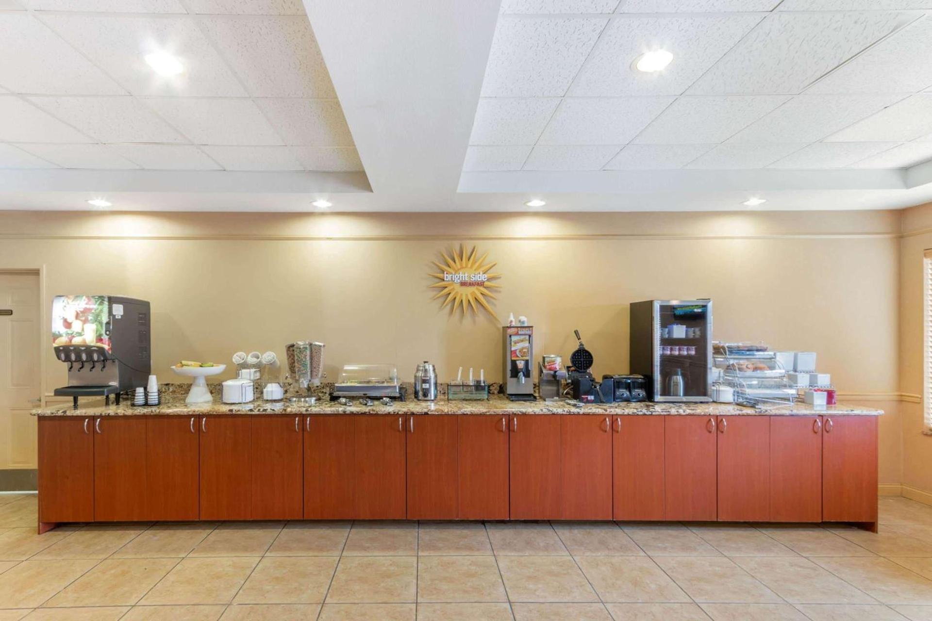 La Quinta by Wyndham Hobbs photo 33