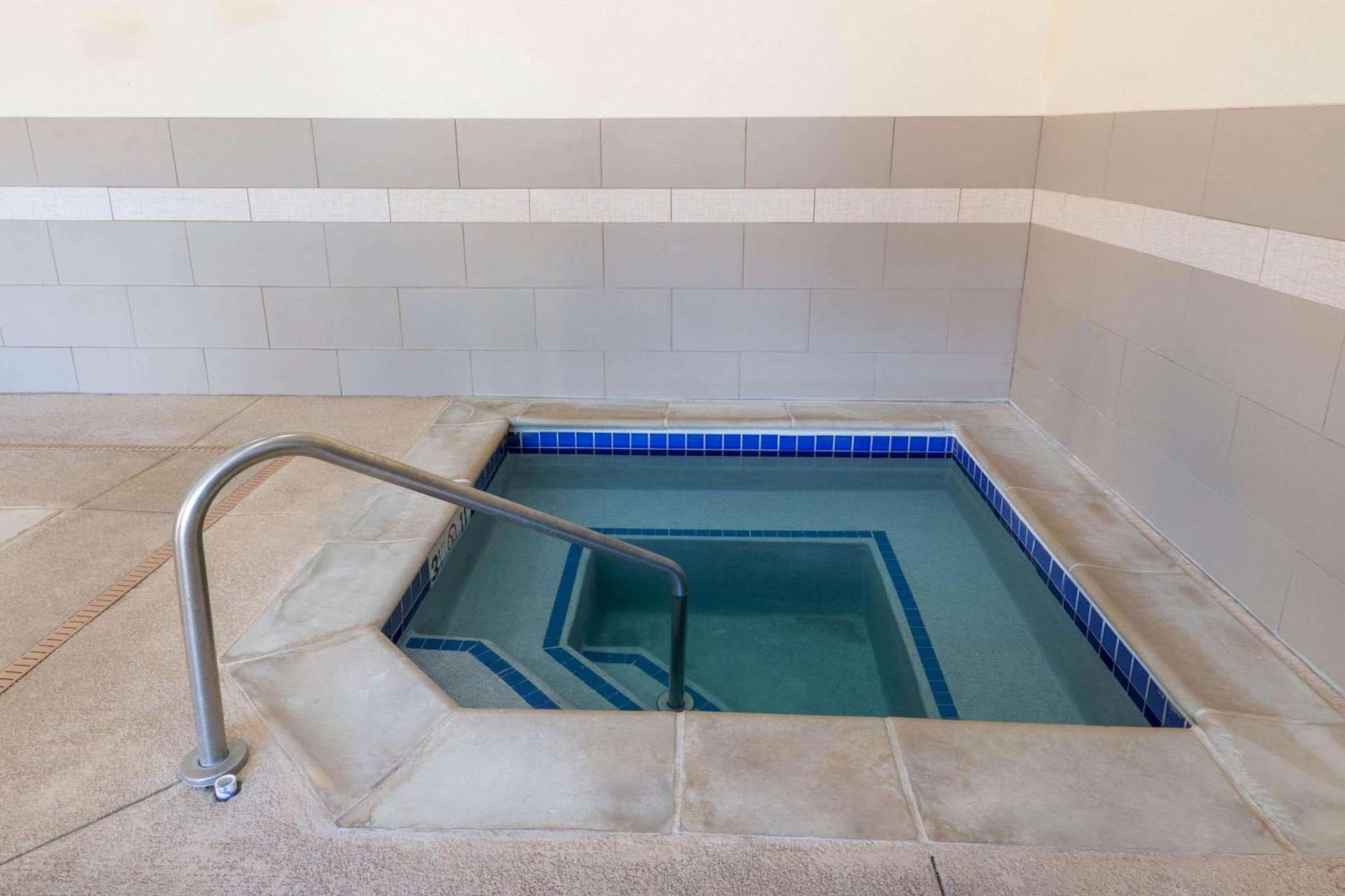 La Quinta by Wyndham Artesia photo 9