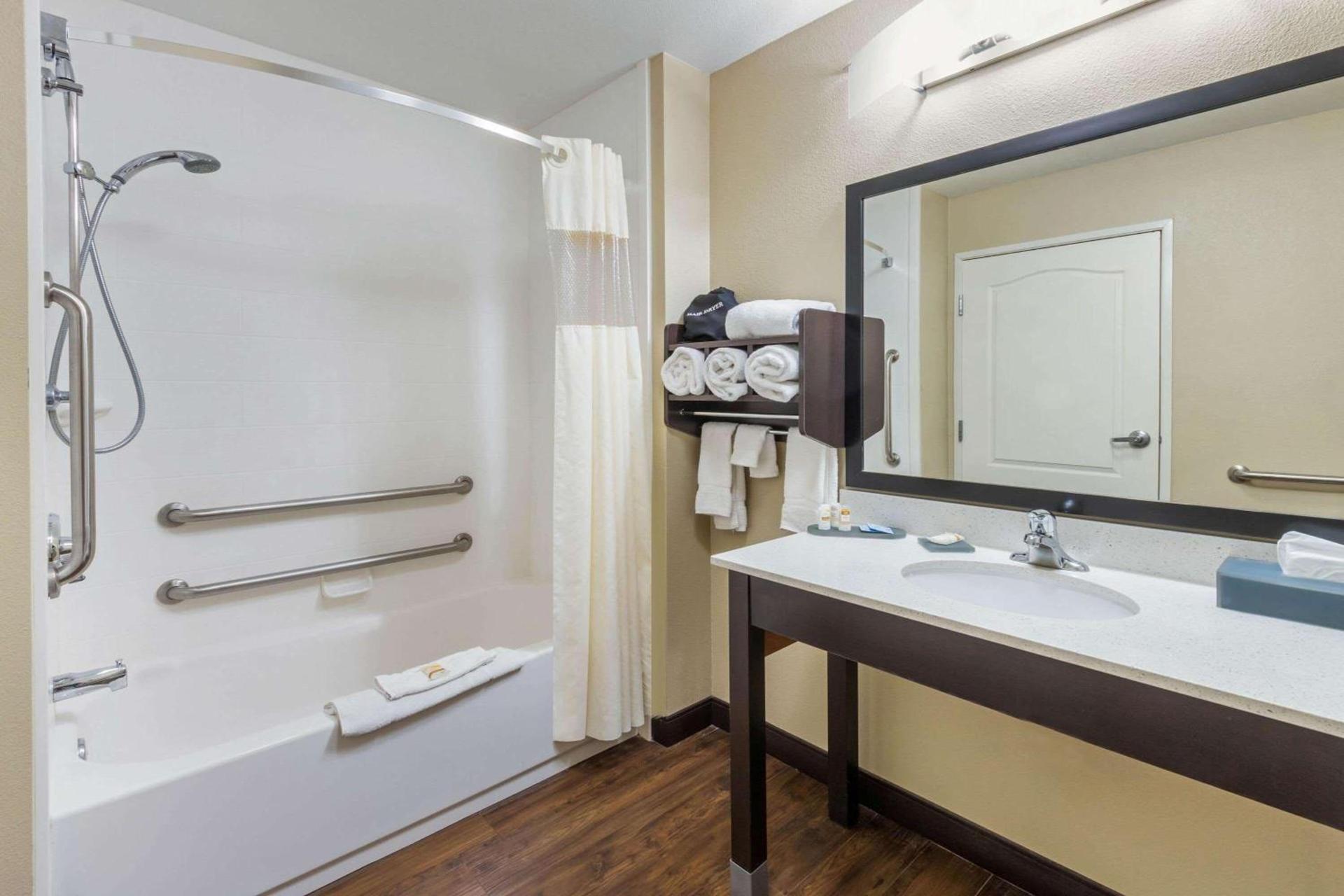 La Quinta by Wyndham Artesia photo 23