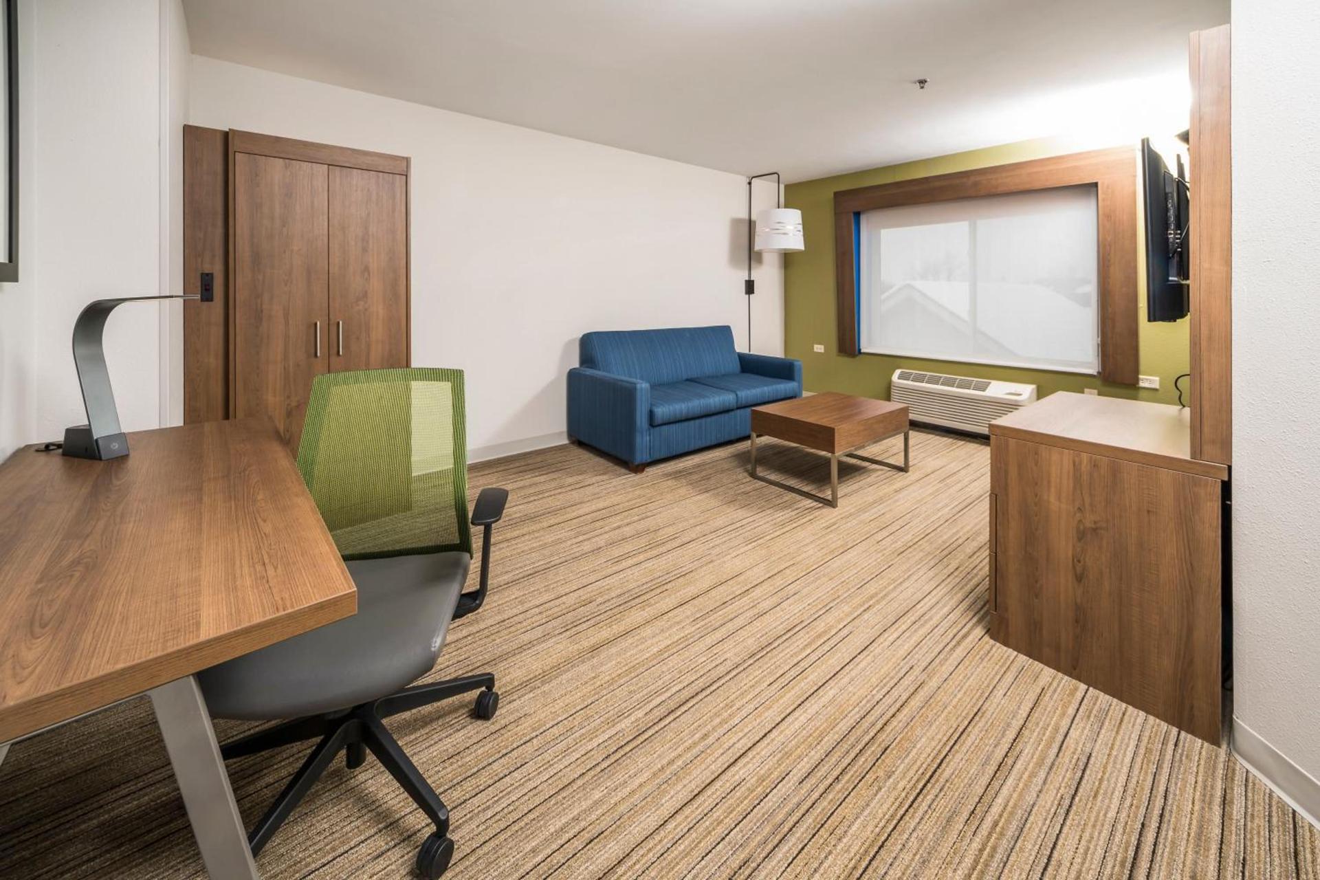 Holiday Inn Express Chicago Northwest-Vernon Hills by IHG photo 46