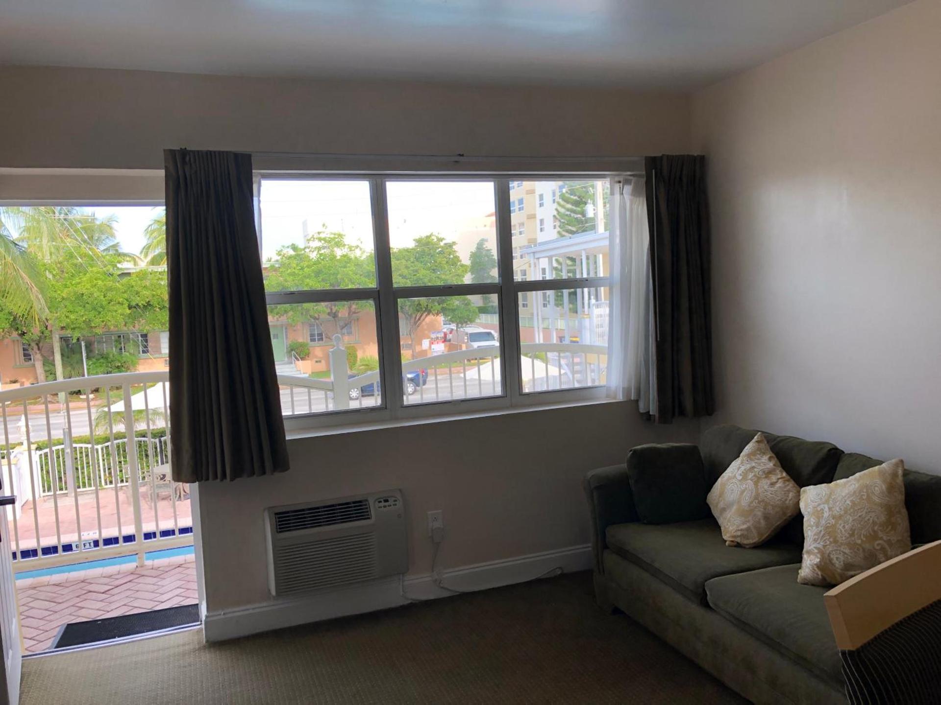 Beach Place Hotel photo 9