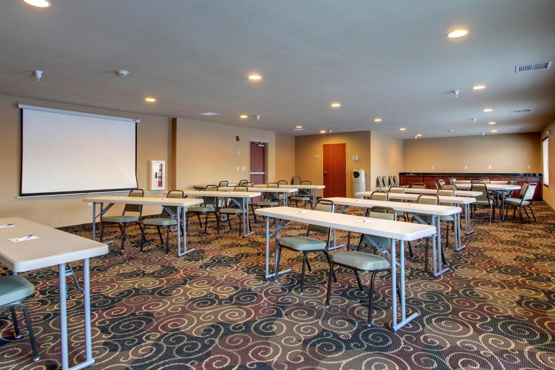 Cobblestone Inn & Suites - Rugby photo 30