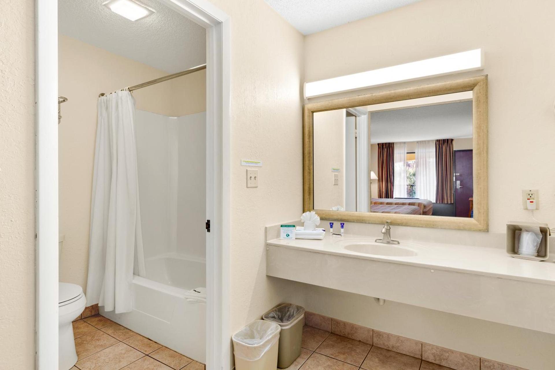 Americas Best Value Inn Ocean Inn photo 2