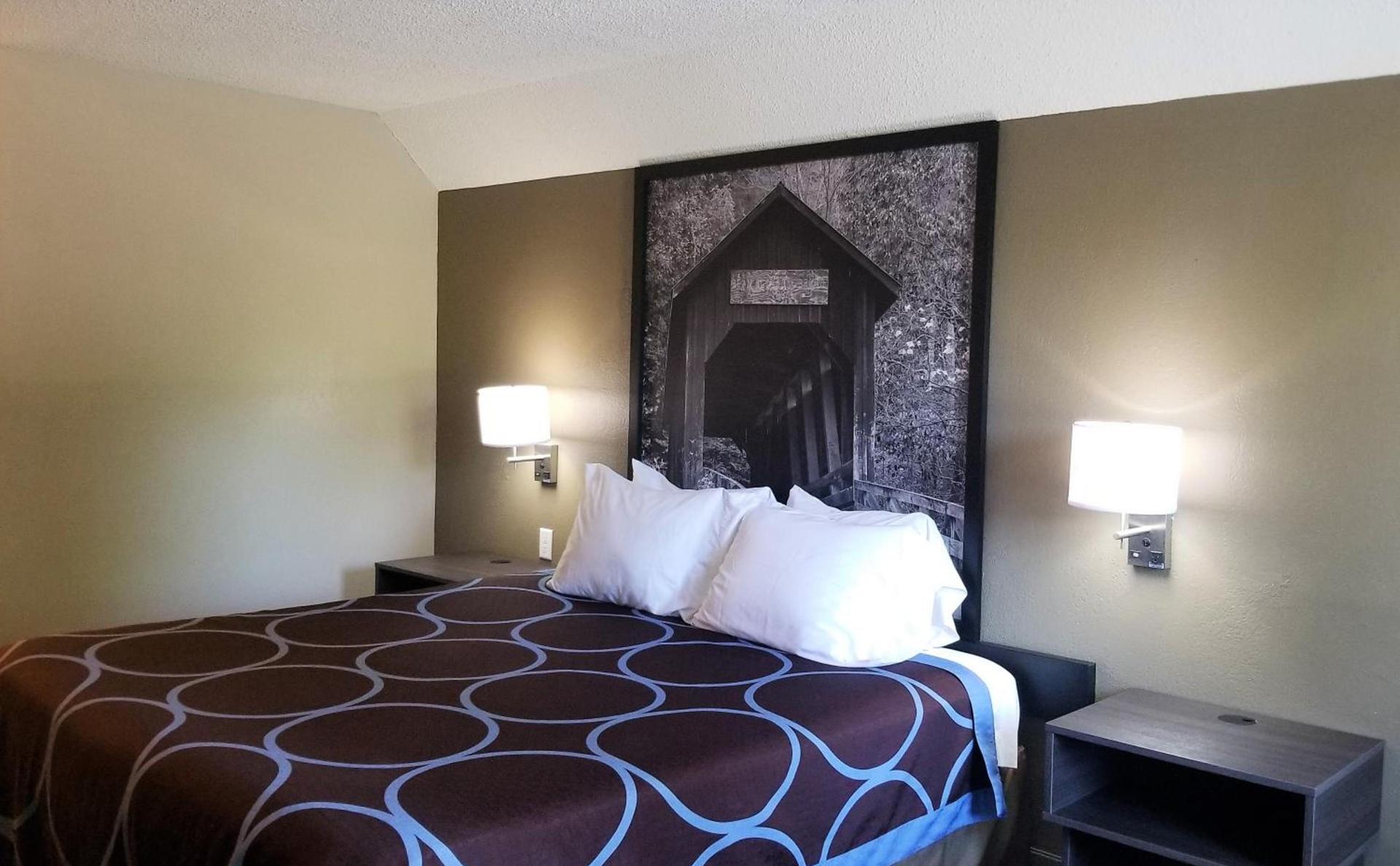 Super 8 by Wyndham Brownsburg photo 36