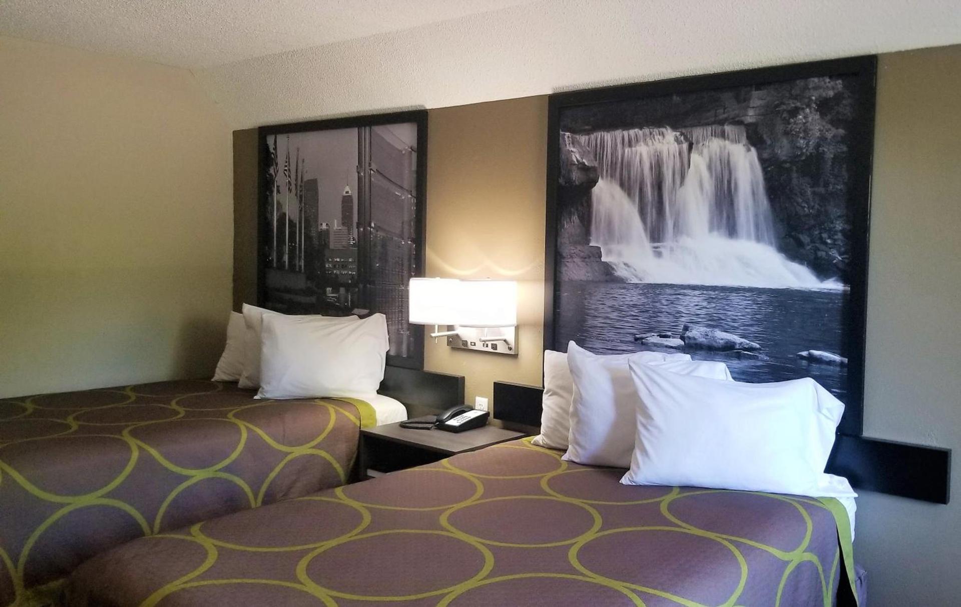 Super 8 by Wyndham Brownsburg photo 34