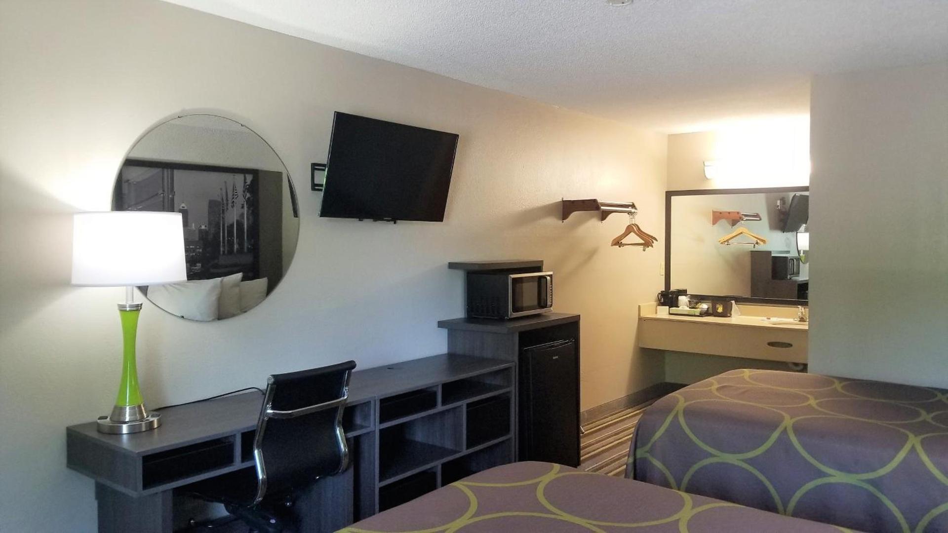 Super 8 by Wyndham Brownsburg photo 24