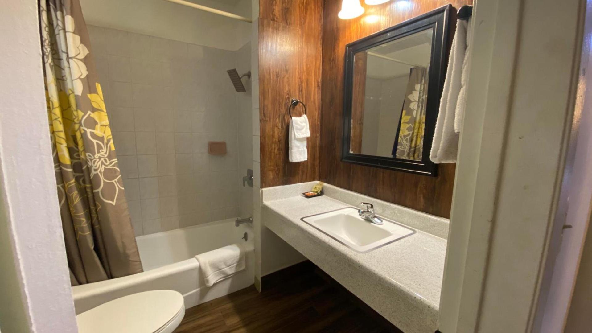 Villa Park Motel photo 3