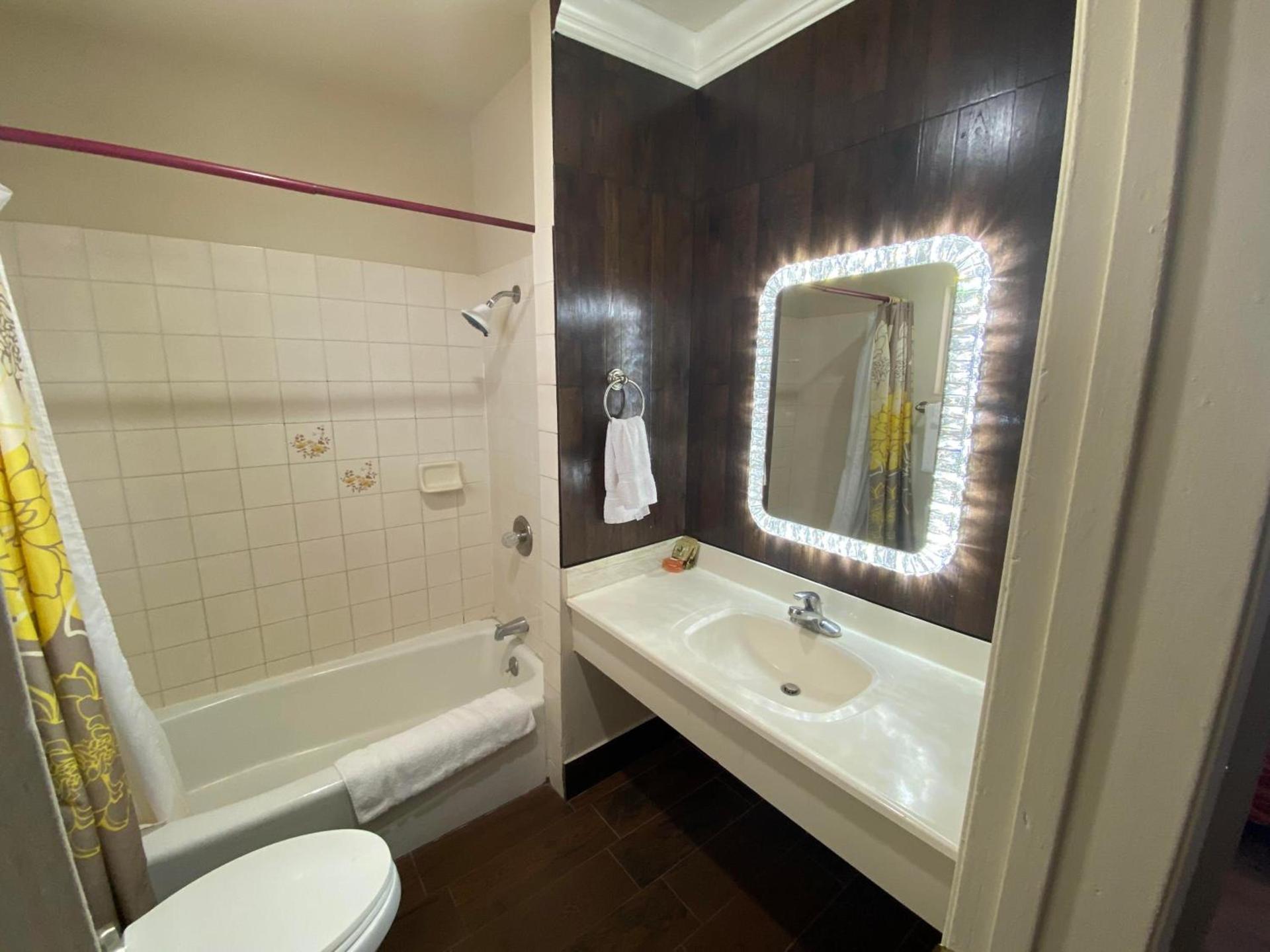 Villa Park Motel photo 5