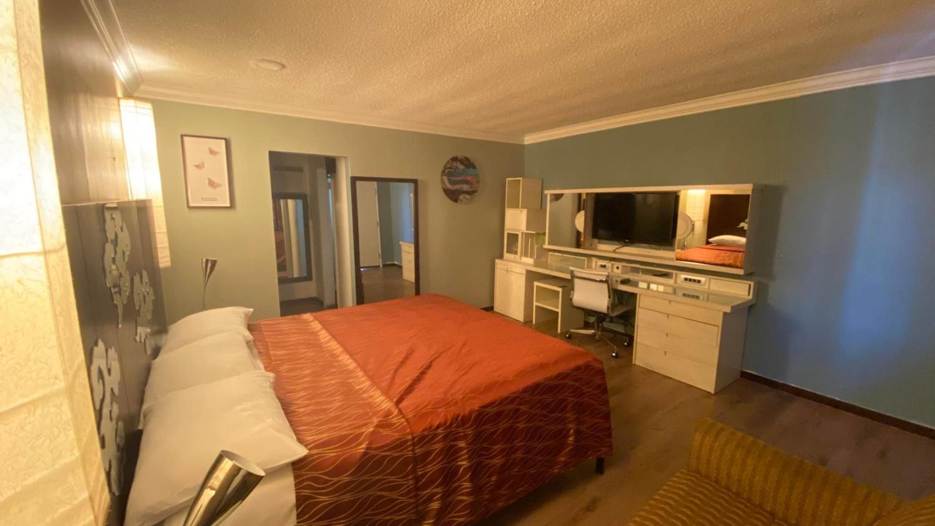 Villa Park Motel photo 10