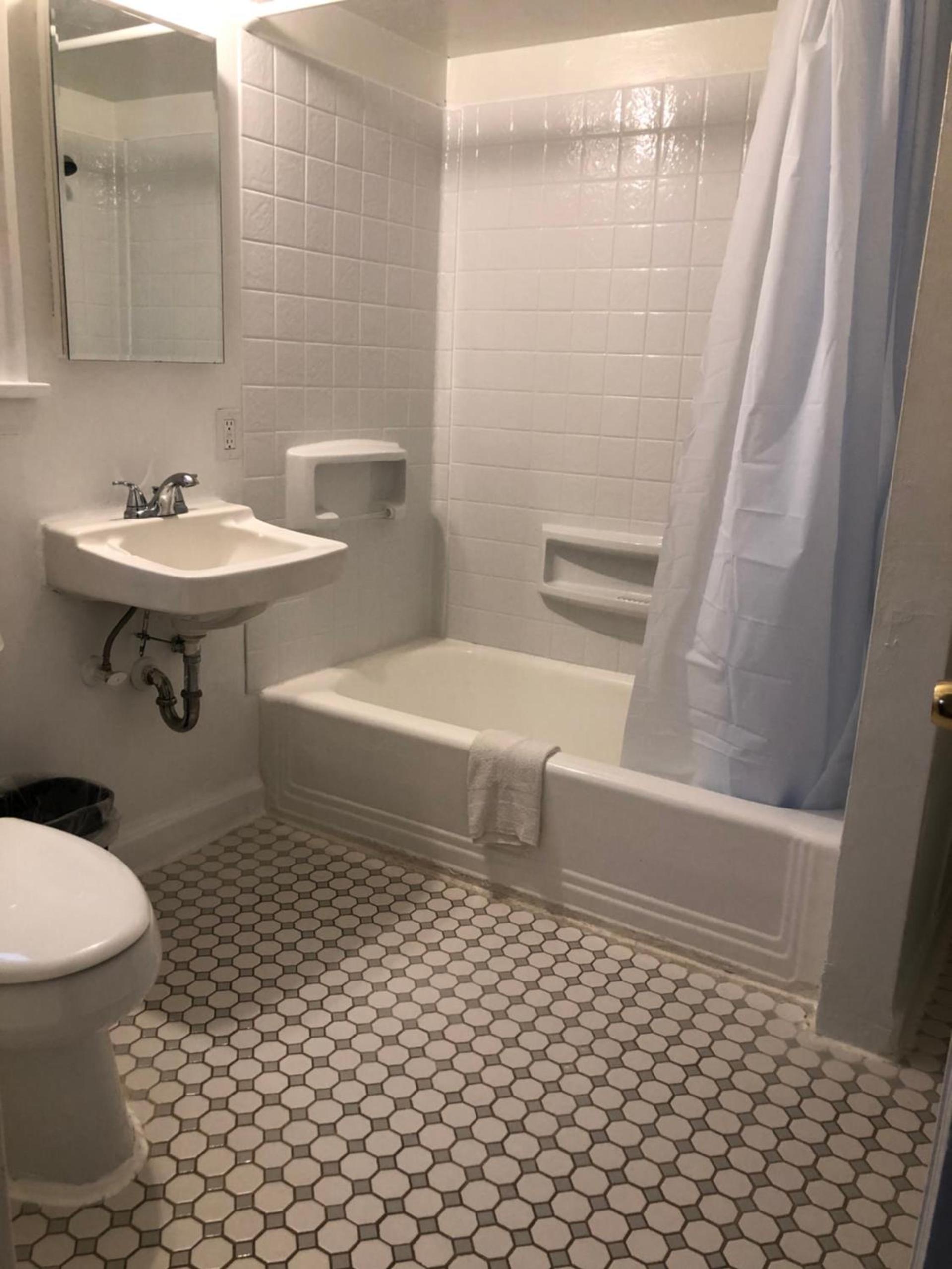 Angeles Motel photo 39