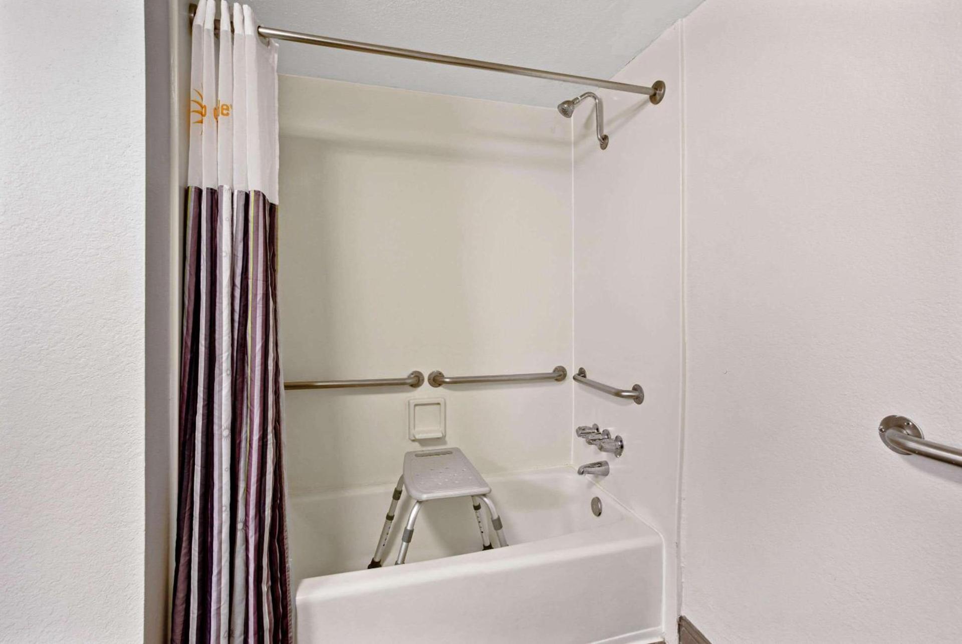 La Quinta Inn by Wyndham Tucson East photo 7