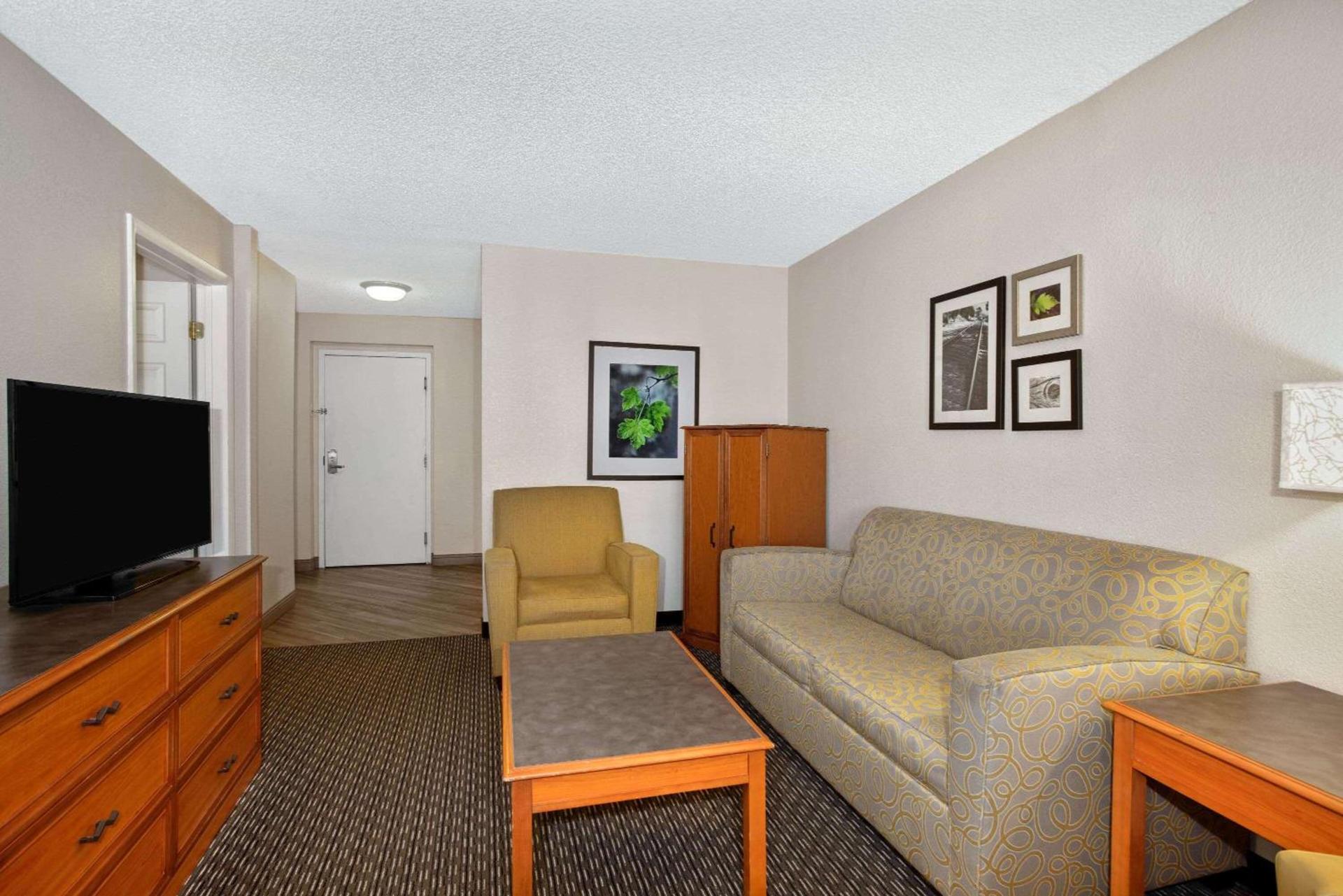 La Quinta Inn by Wyndham Tucson East photo 23