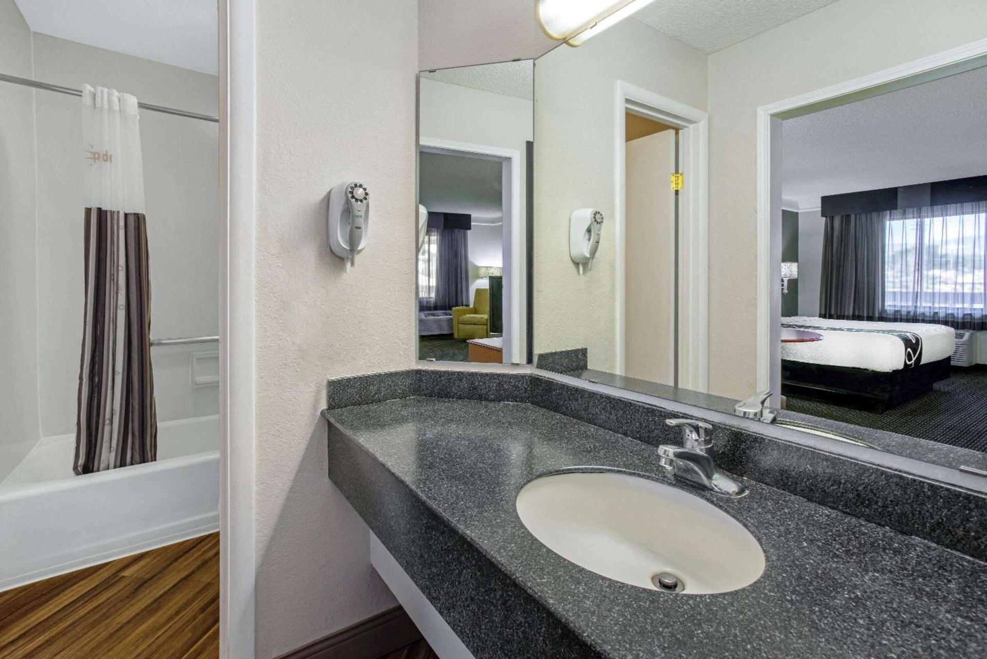 La Quinta Inn by Wyndham Tucson East photo 17