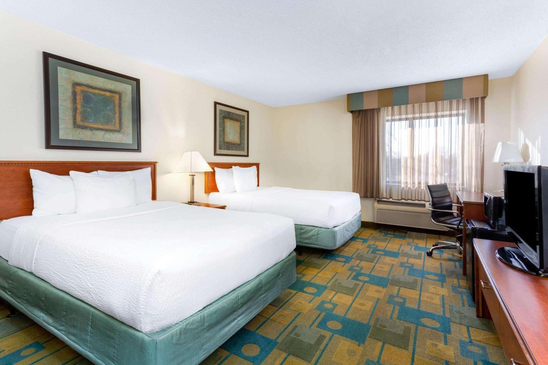 La Quinta Inn by Wyndham Chicago Willowbrook photo 36