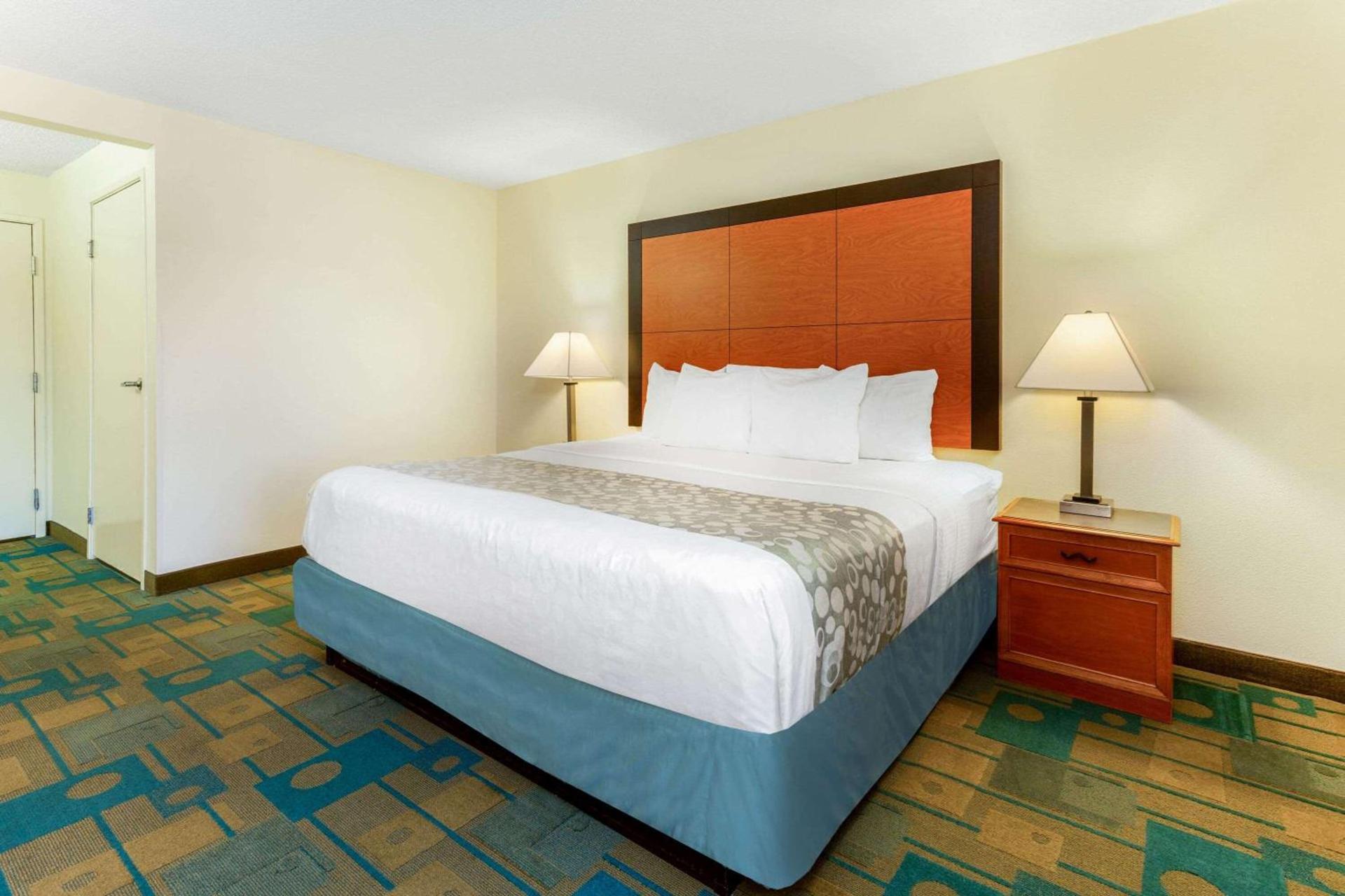 La Quinta Inn by Wyndham Chicago Willowbrook photo 29