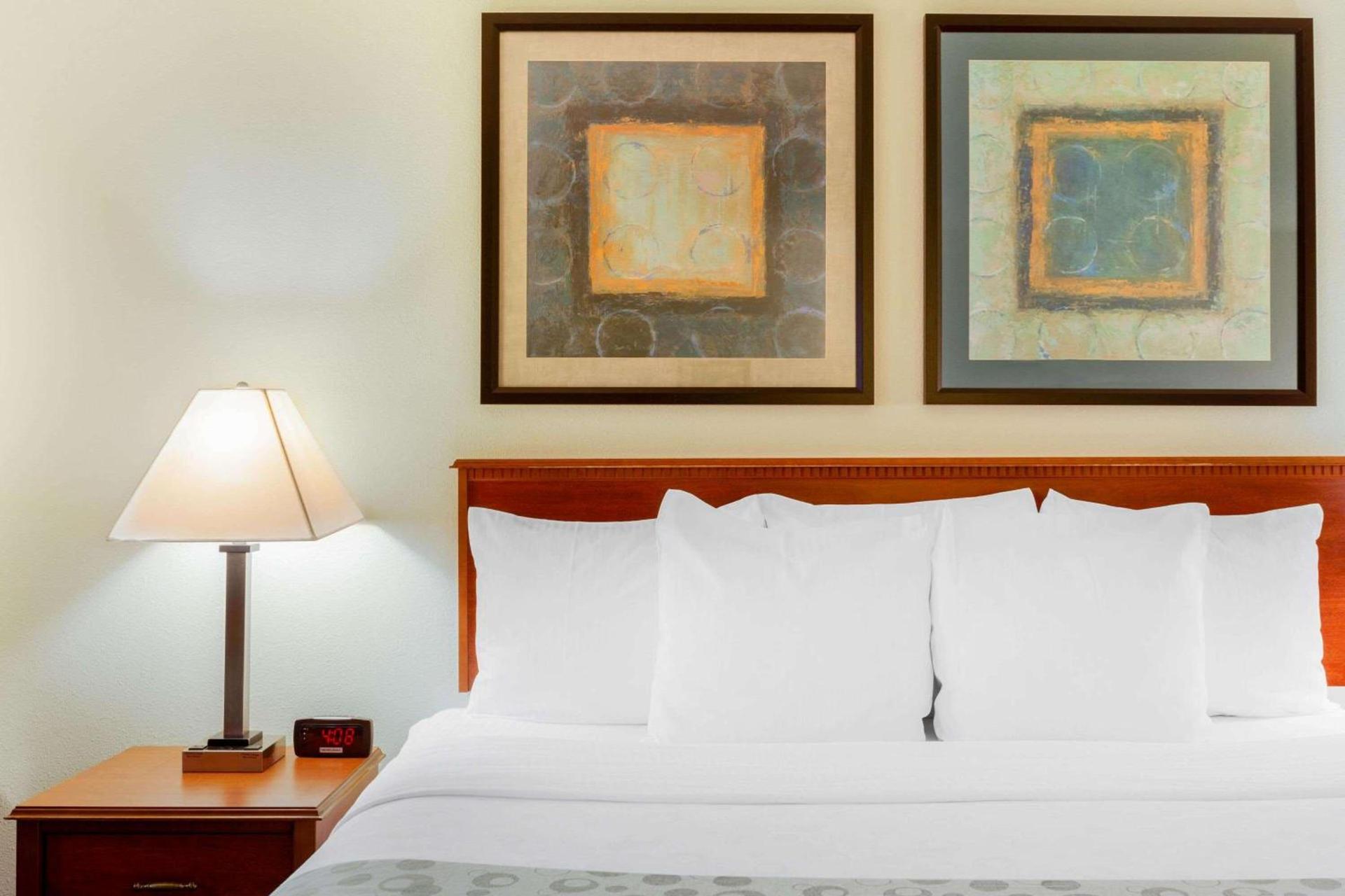 La Quinta Inn by Wyndham Chicago Willowbrook photo 22