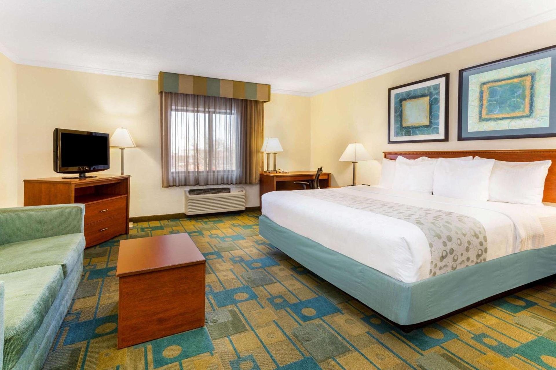 La Quinta Inn by Wyndham Chicago Willowbrook photo 23