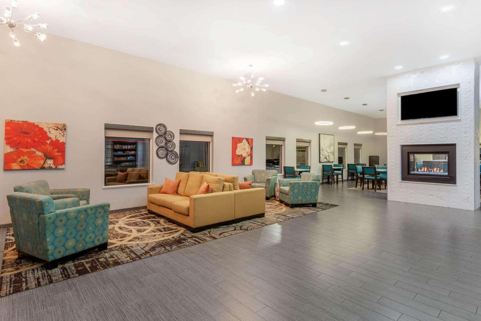 La Quinta by Wyndham Rockford photo 9