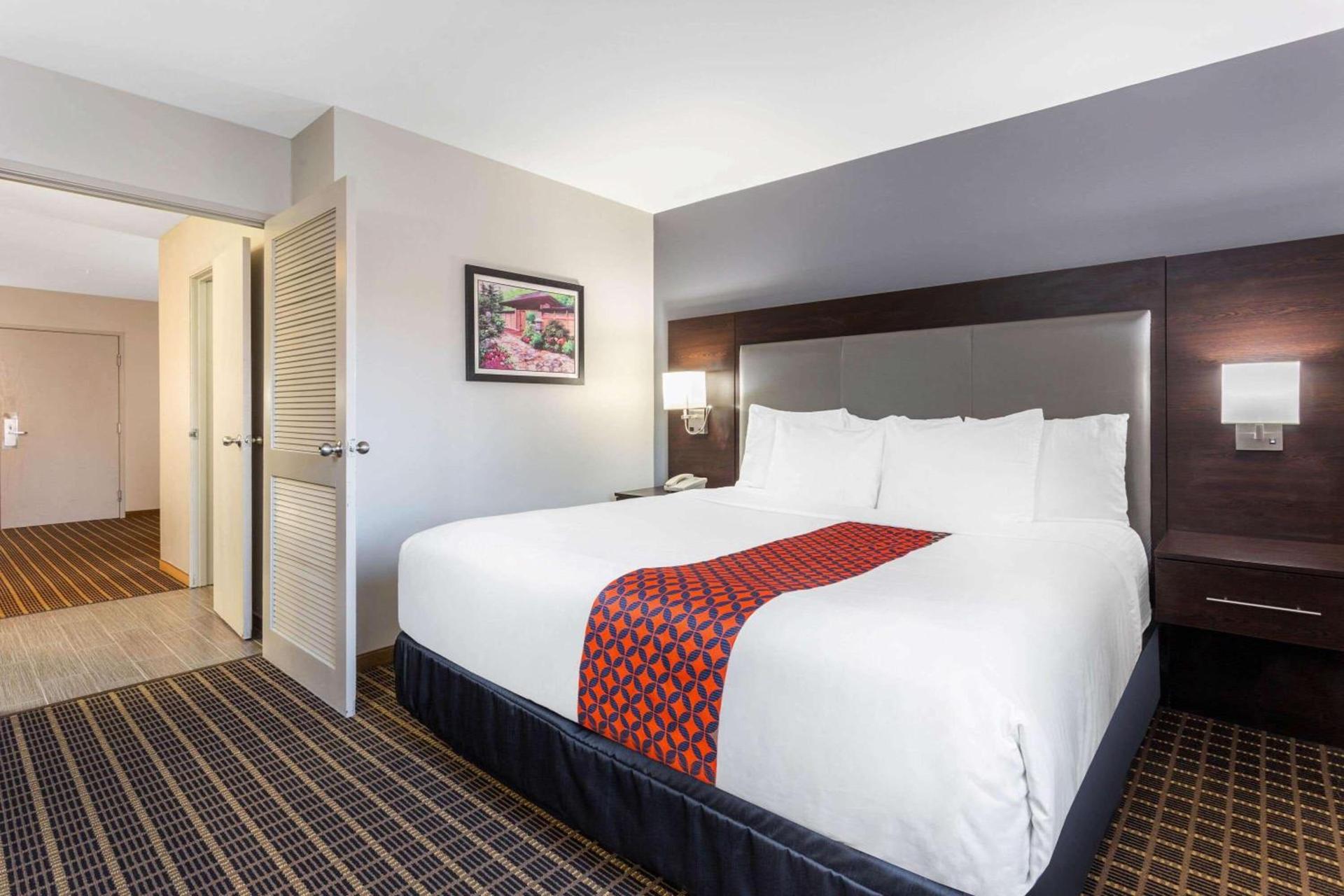 La Quinta by Wyndham Rockford photo 15