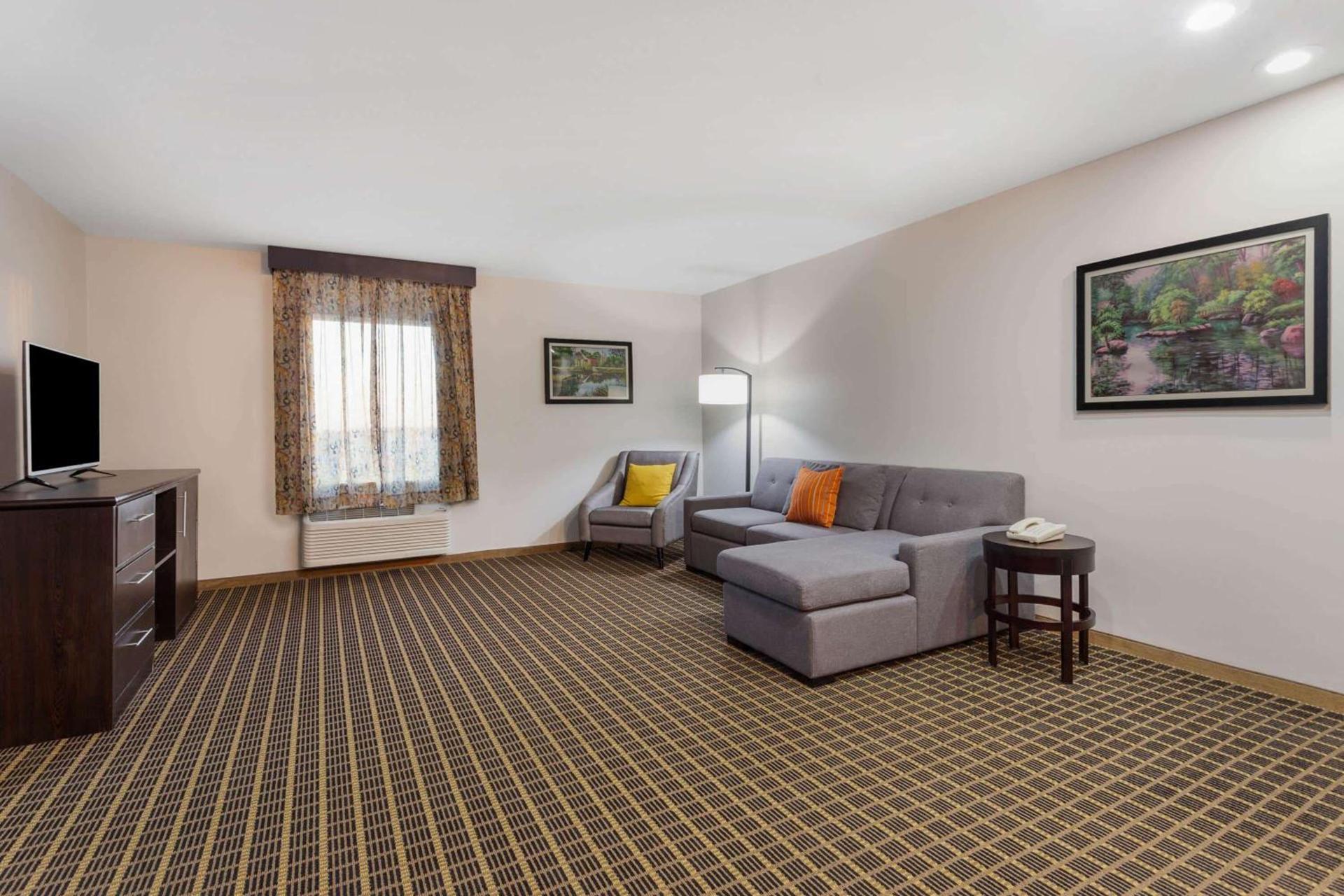 La Quinta by Wyndham Rockford photo 23