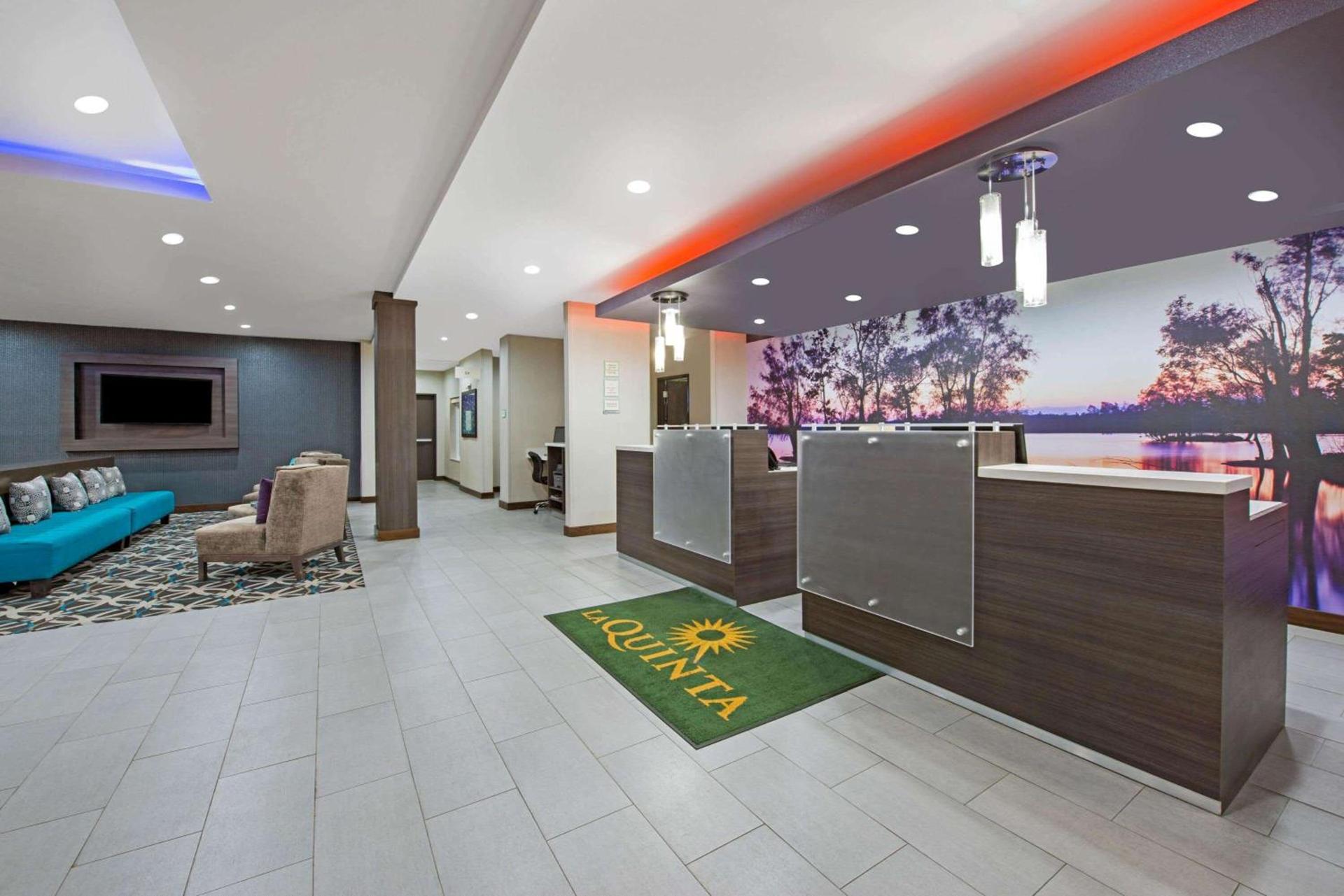 La Quinta by Wyndham Lake Charles - Westlake photo 3