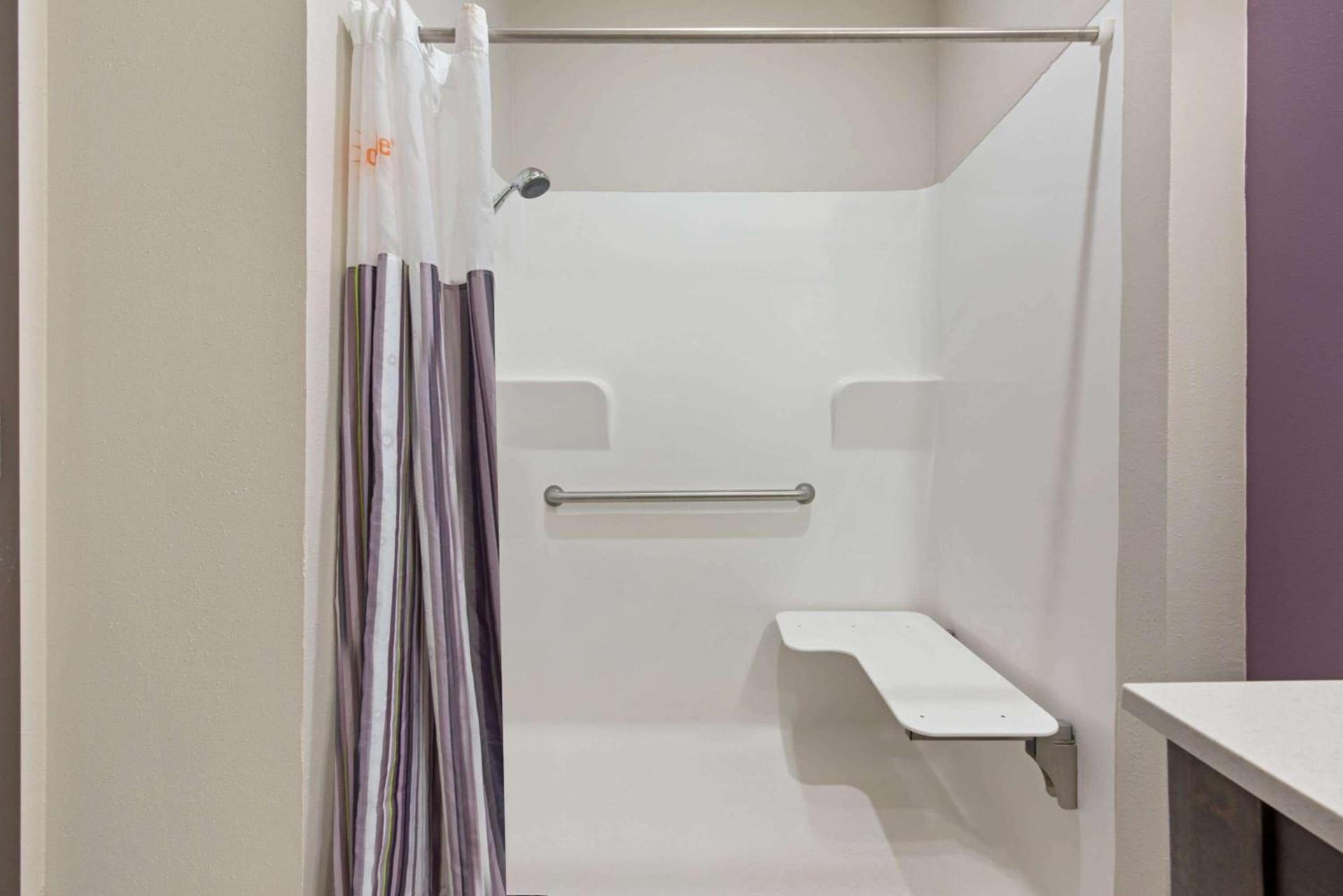 La Quinta by Wyndham Lake Charles - Westlake photo 26