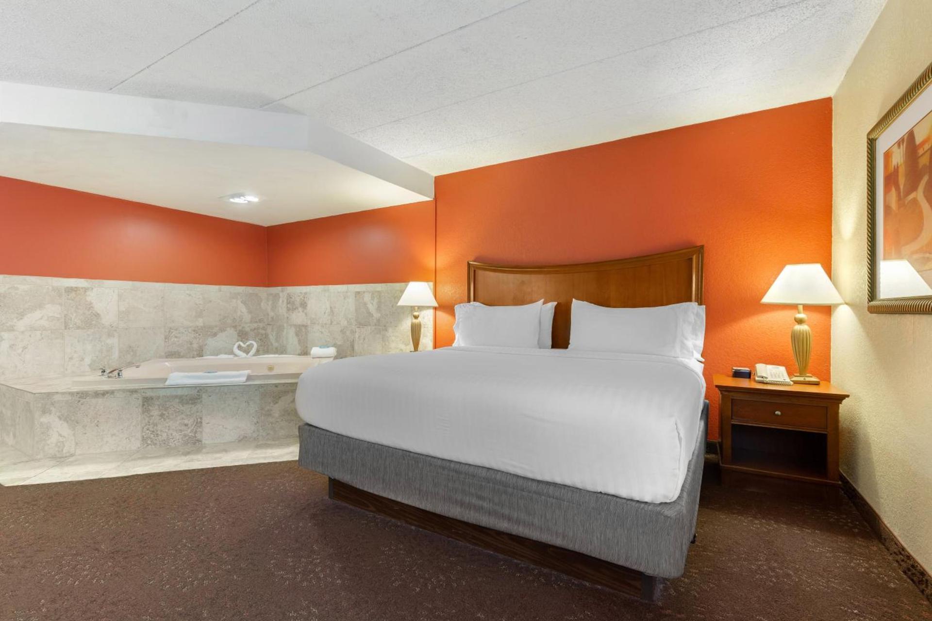 Holiday Inn Express Chicago-Downers Grove by IHG photo 49