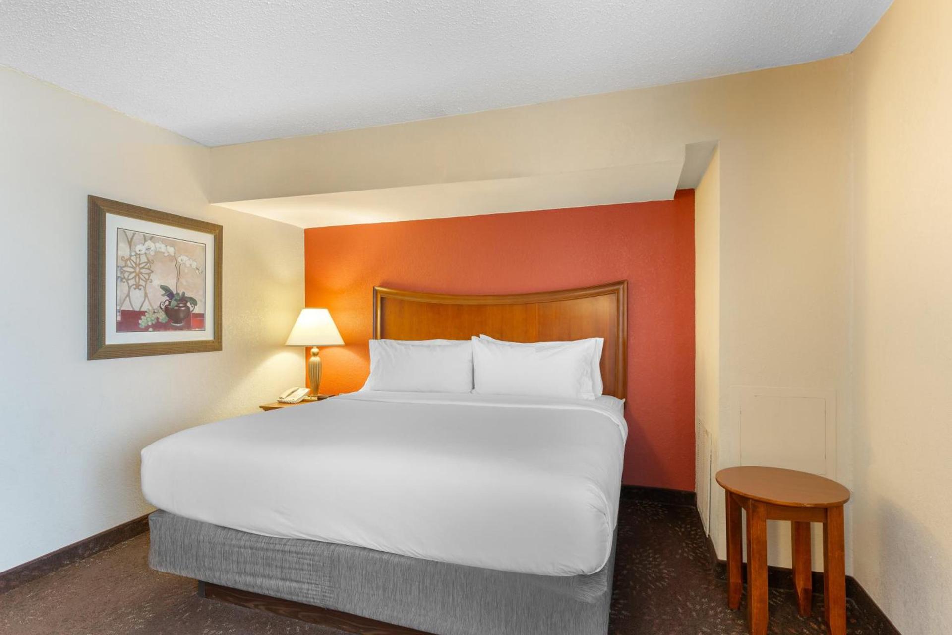 Holiday Inn Express Chicago-Downers Grove by IHG photo 18