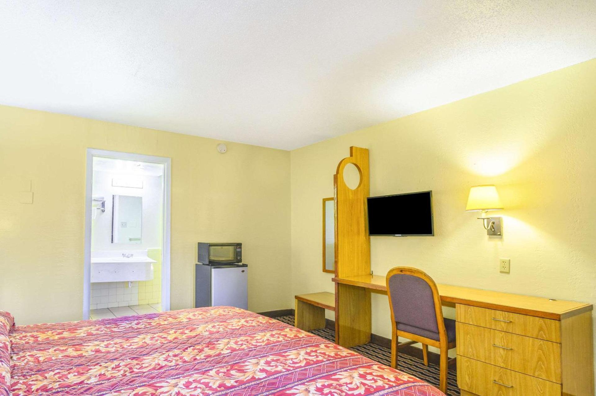 Rodeway Inn Metairie - New Orleans West photo 11
