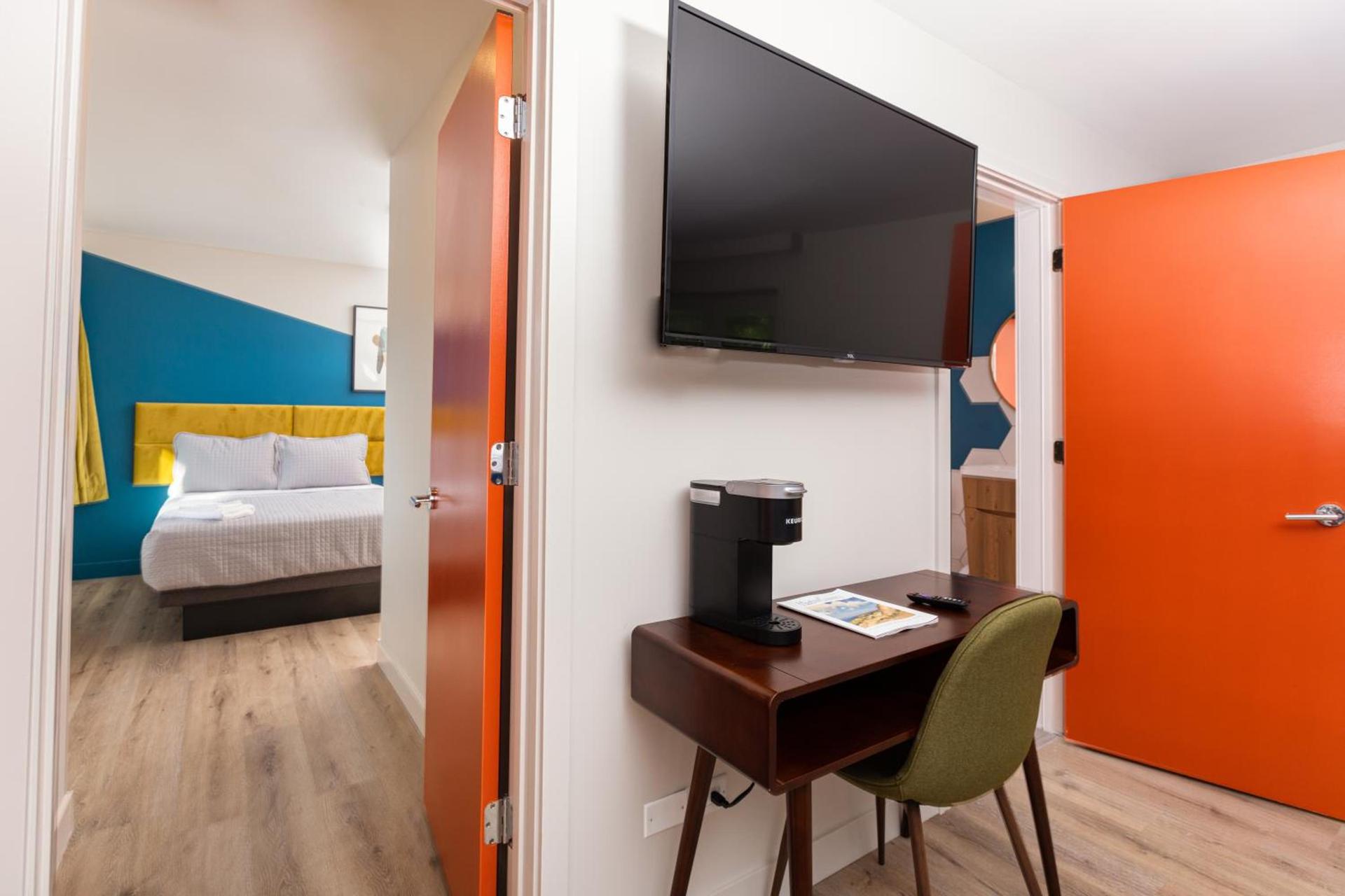 4411 Inn & Suites photo 43