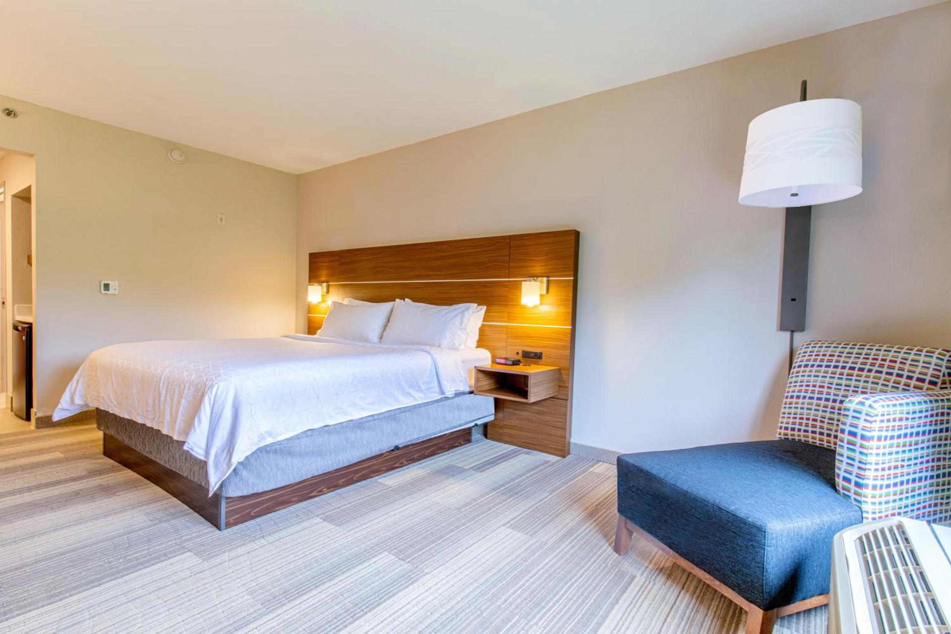 Holiday Inn Express Johnson City by IHG photo 9