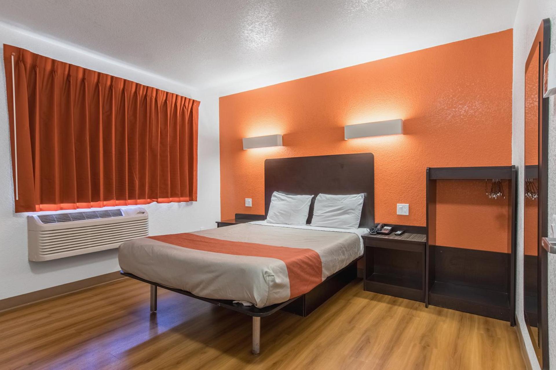Motel 6 Bakersfield photo 4