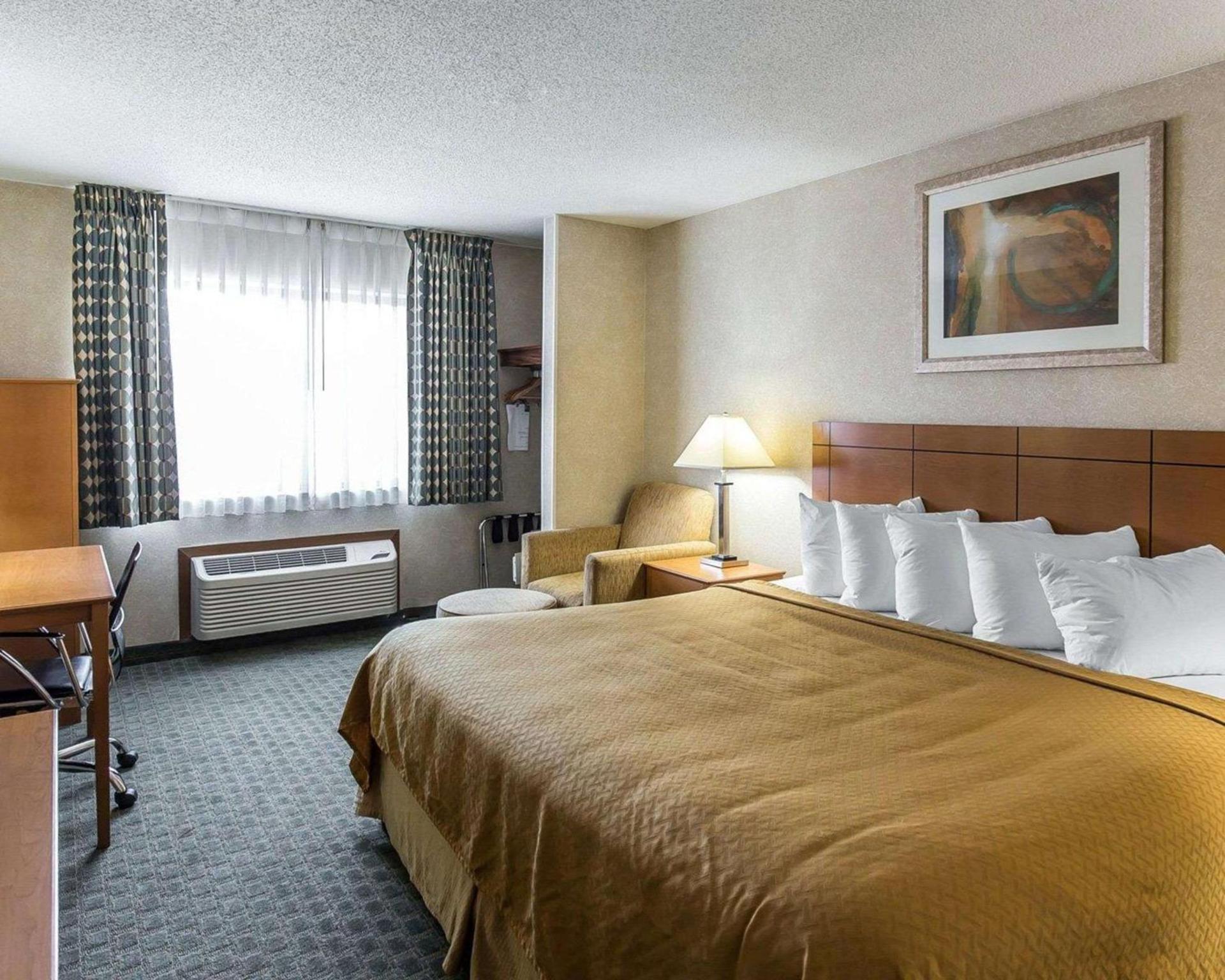 Quality Inn at Collins Road - Cedar Rapids photo 2