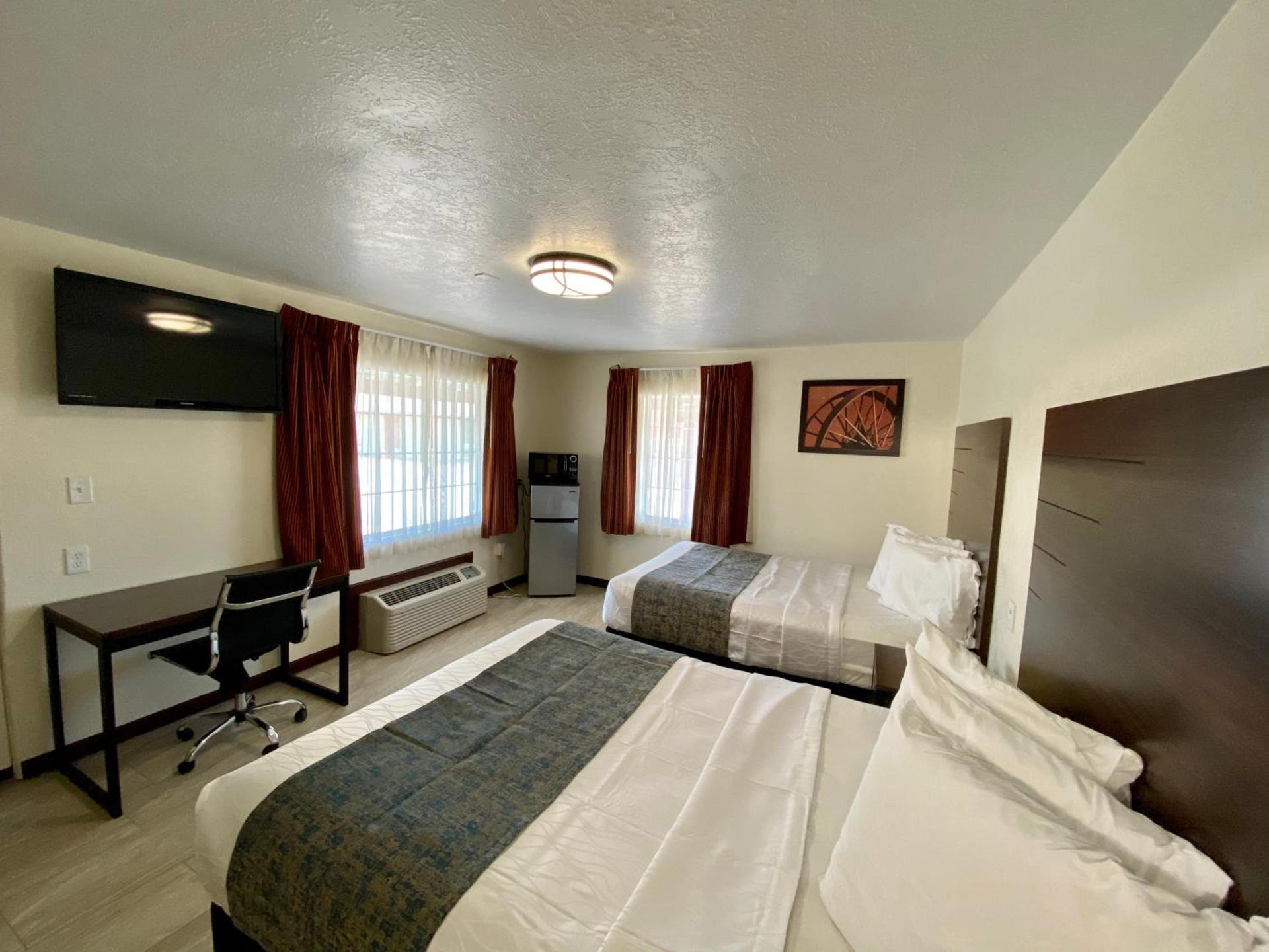Roswell Inn photo 12