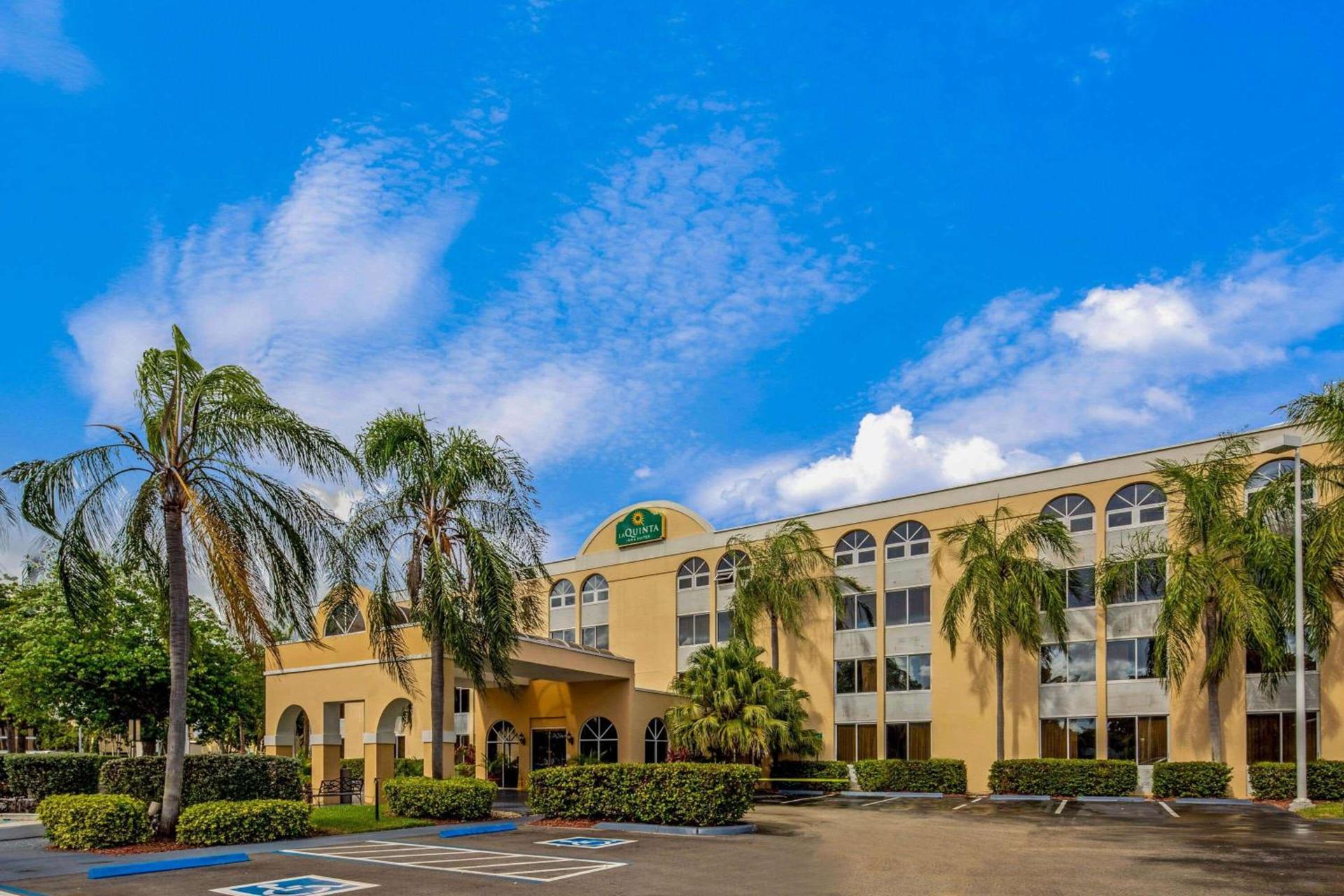 La Quinta by Wyndham Miami Lakes photo 3