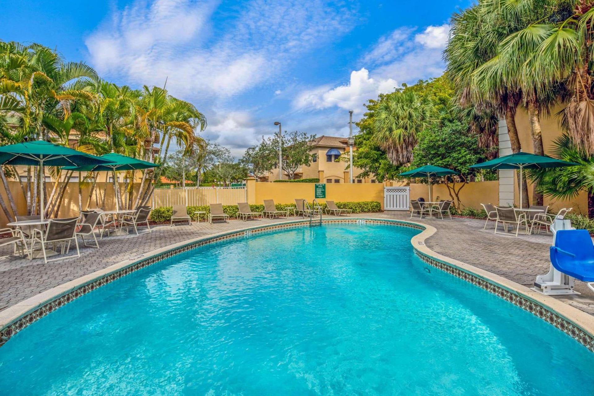 La Quinta by Wyndham Miami Lakes photo 8