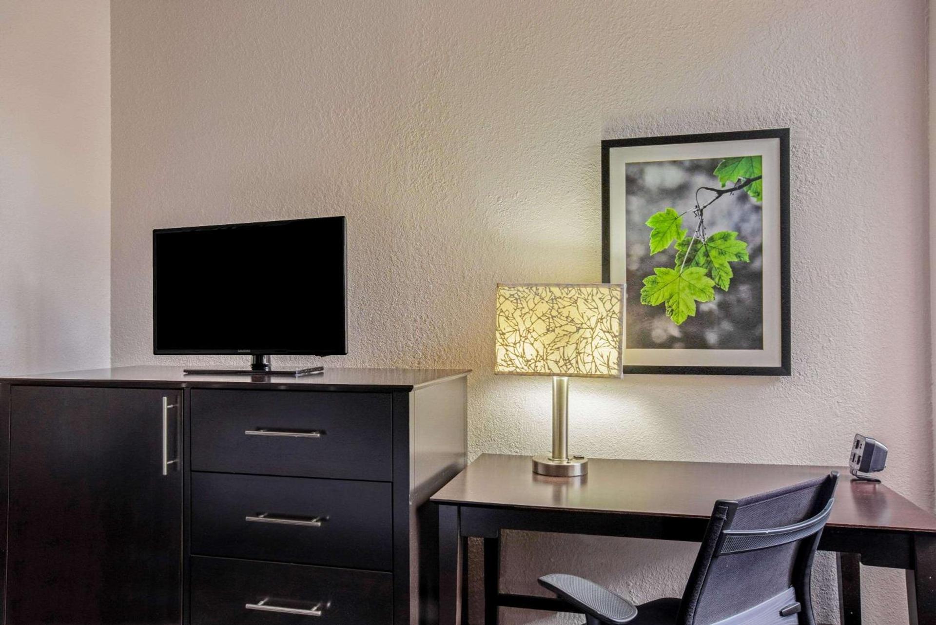 La Quinta by Wyndham Miami Lakes photo 11