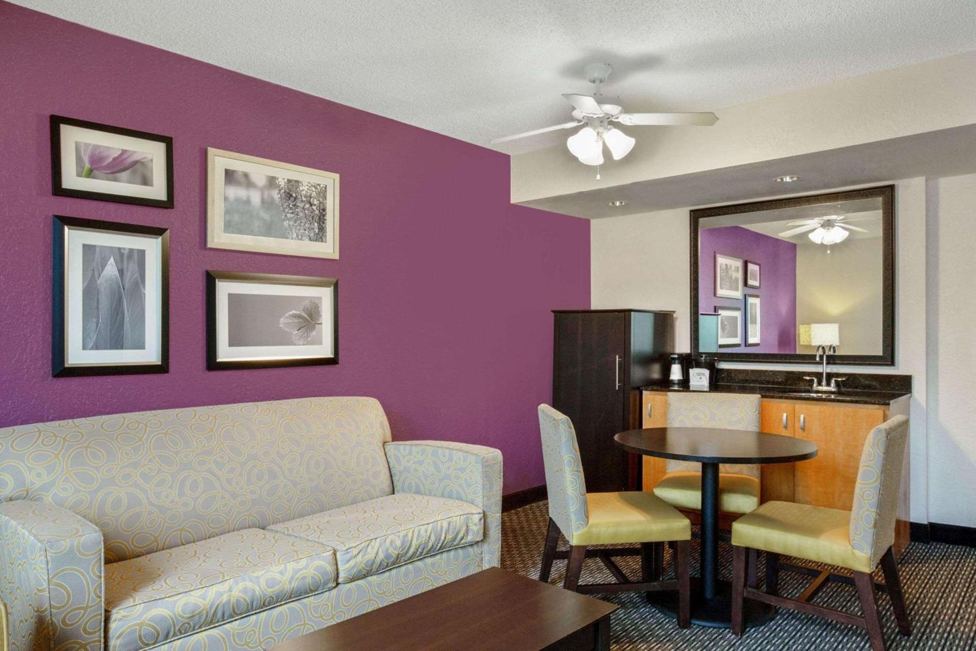 La Quinta by Wyndham Miami Lakes photo 2