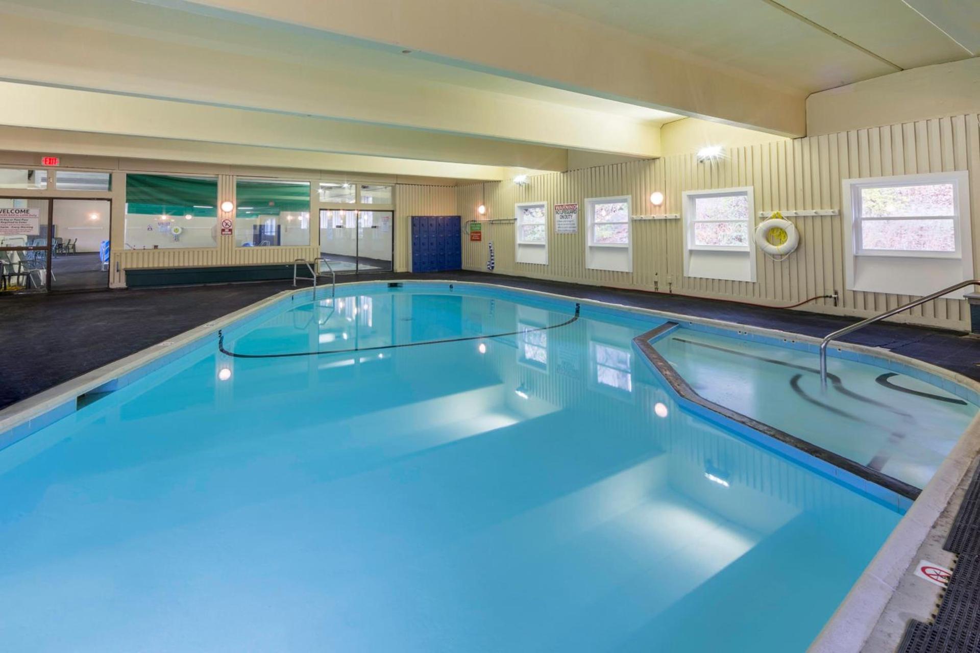 Holiday Inn Club Vacations Oak n Spruce Resort in the Berkshires photo 10