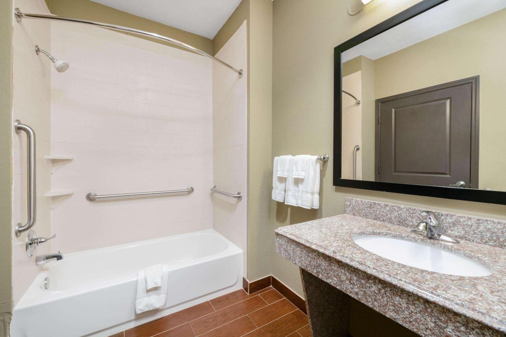 La Quinta by Wyndham Boutte photo 50