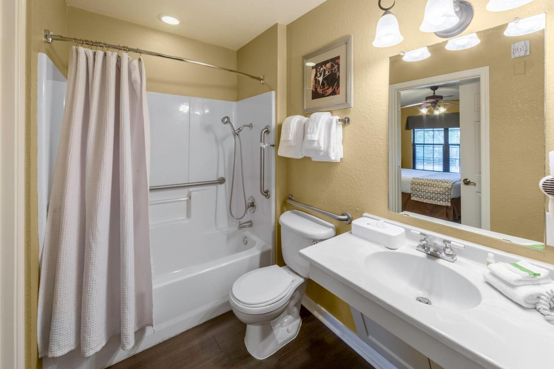 Holiday Inn Club Vacations Piney Shores Resort at Lake Conroe photo 26